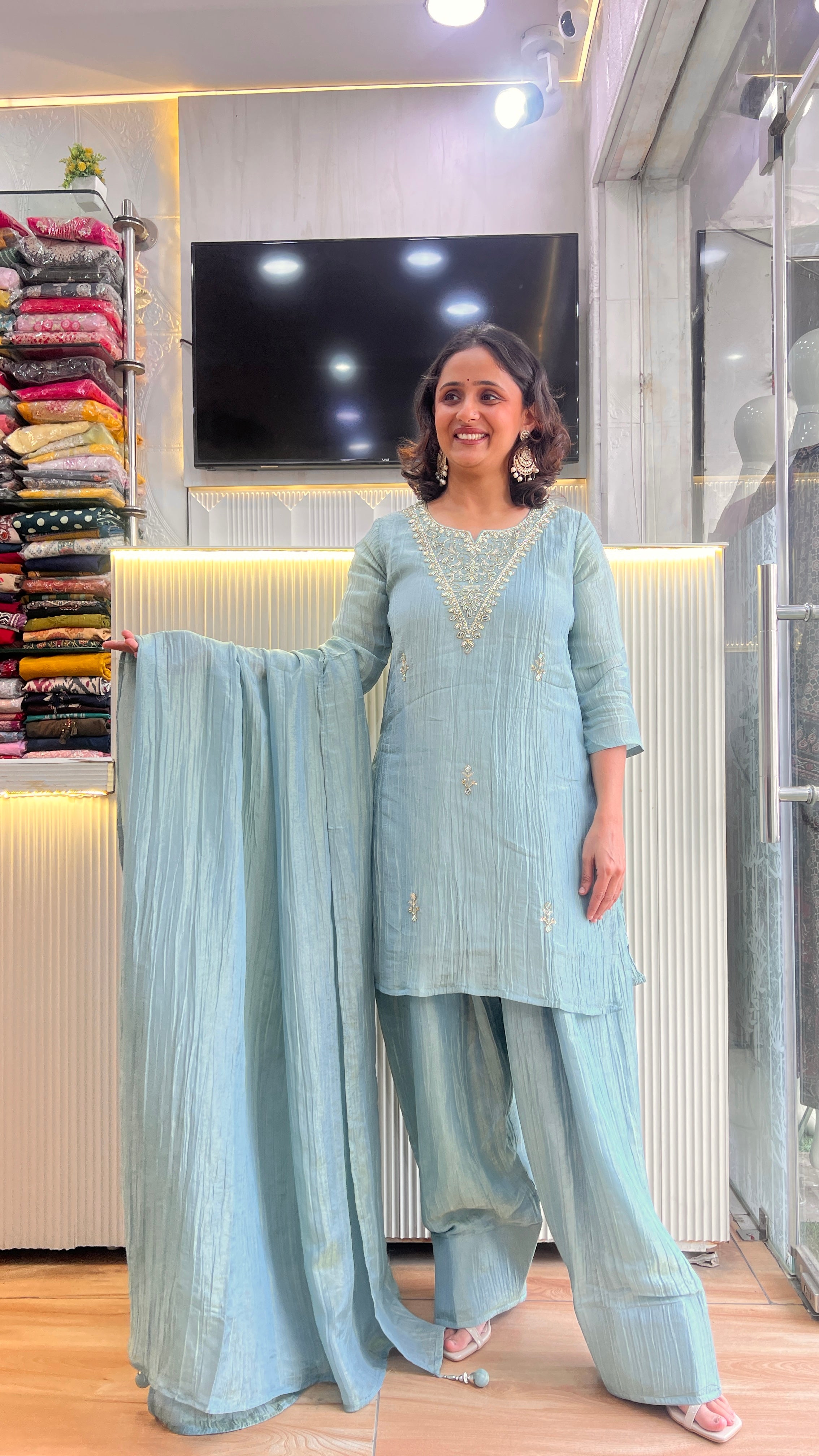 Hand embroidered farshi suit ( tj 29467 )