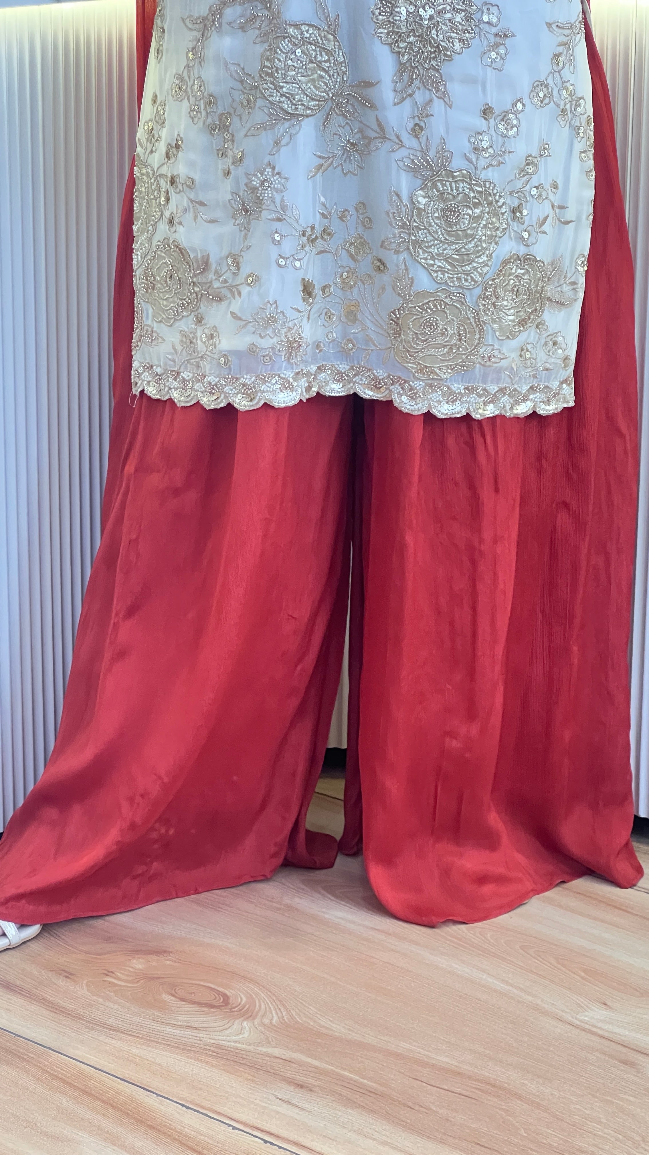 Pure chinon embroidered 3pcs suit ( tj 29067 )