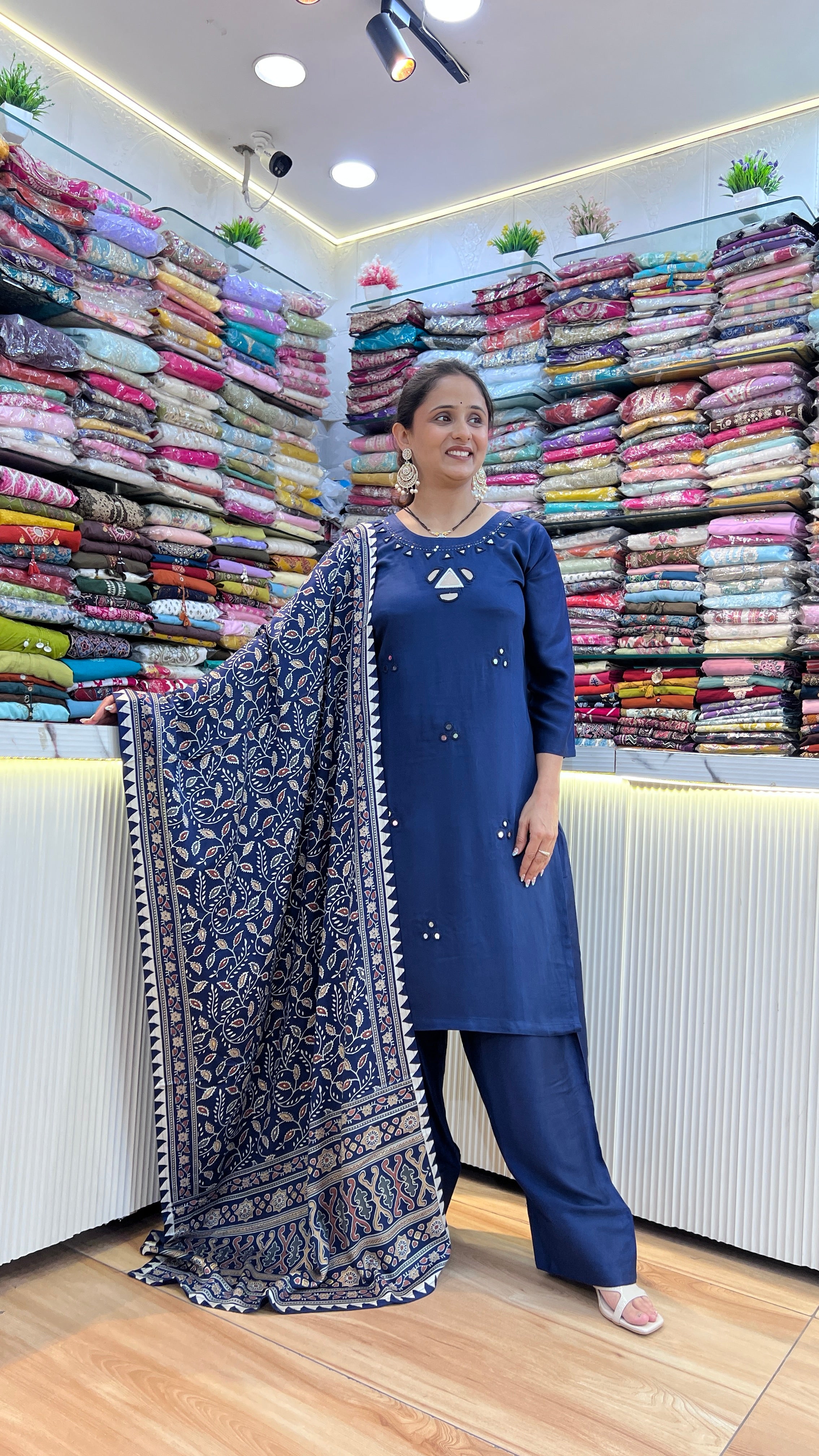 Super soft gajji farshi suit ( ym 62267 )