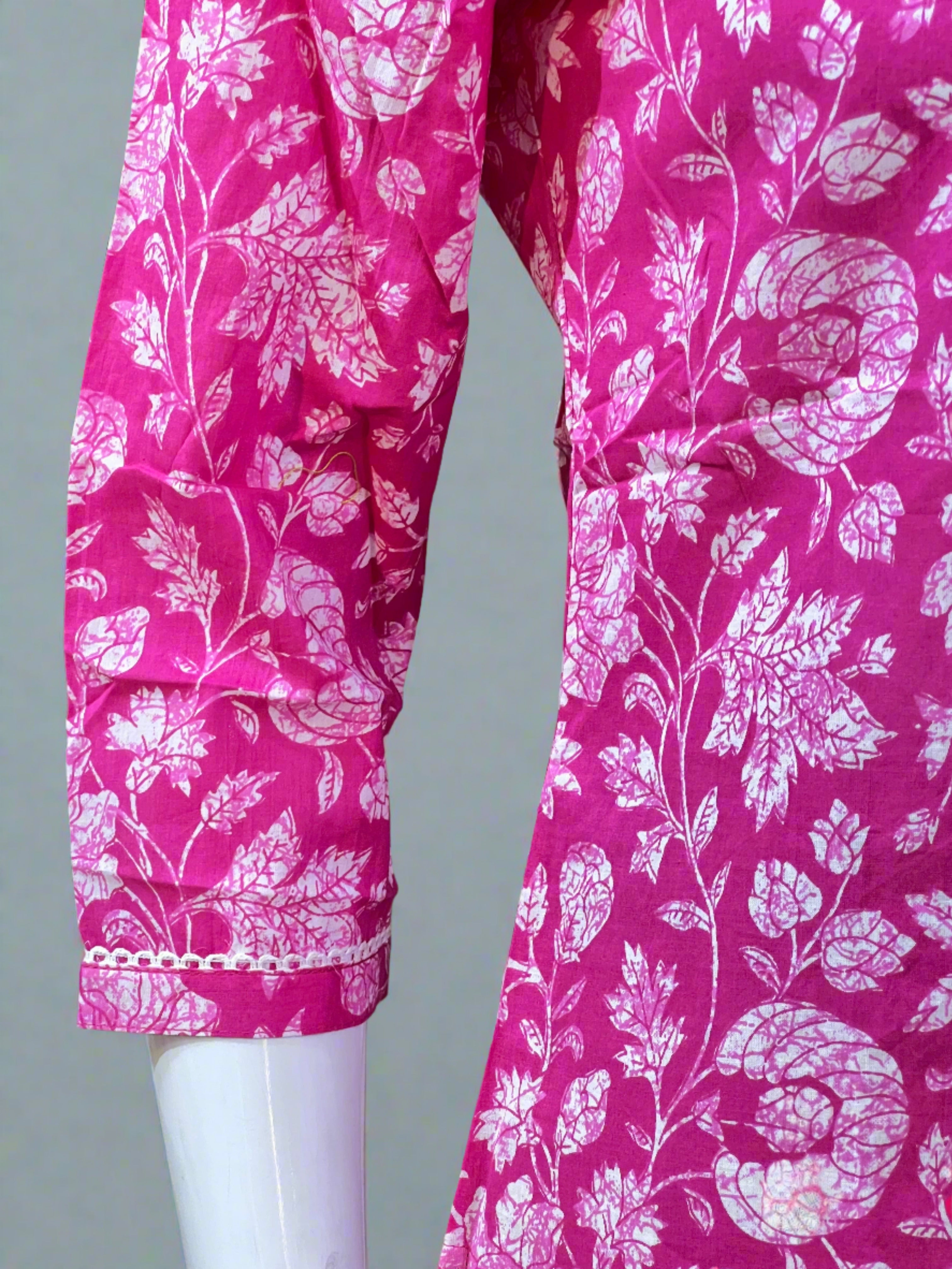 Aadita v neck short kurta