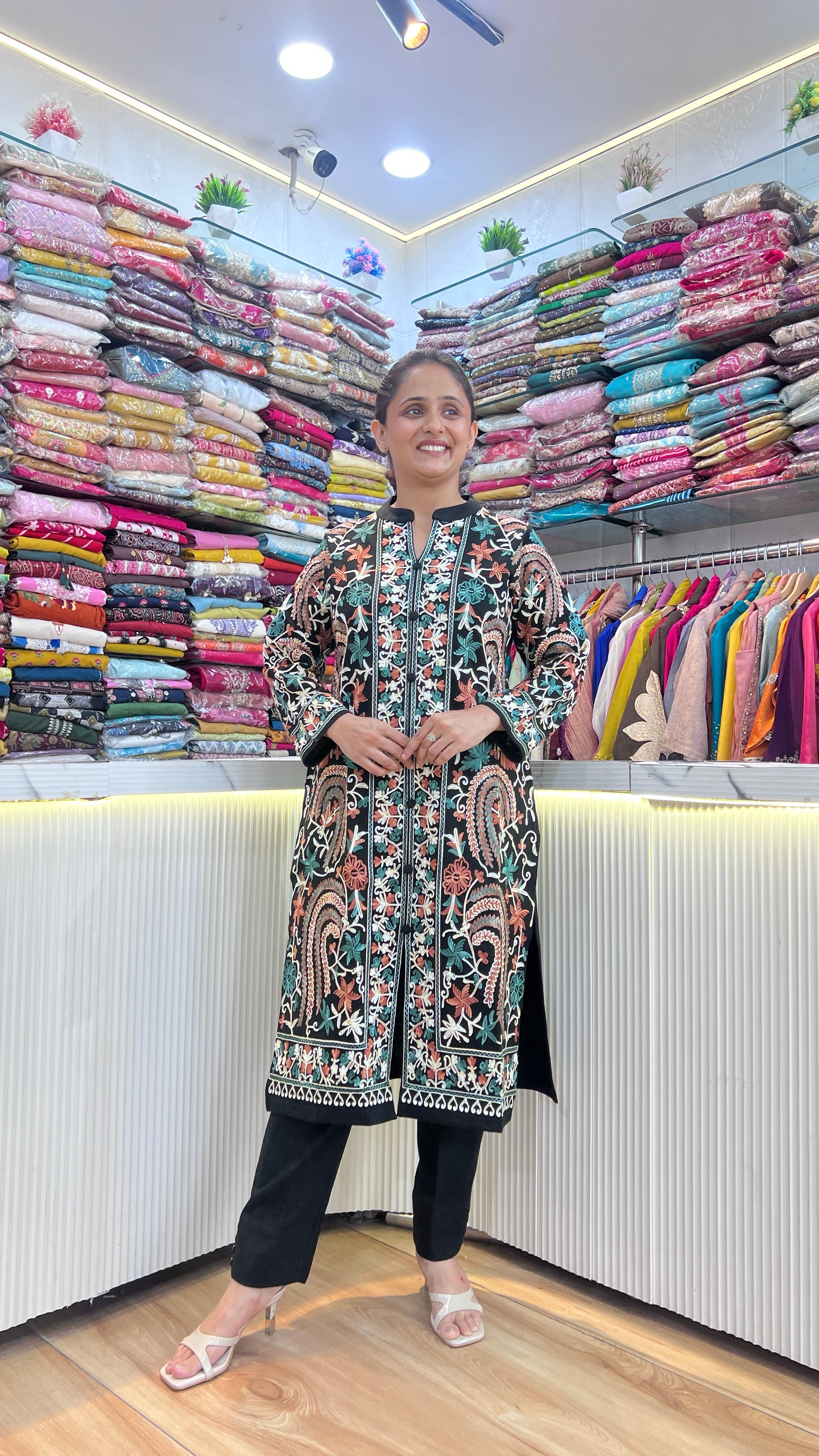 Premium daffodil kashmiri work 2 pcs set ( miss w 724 )