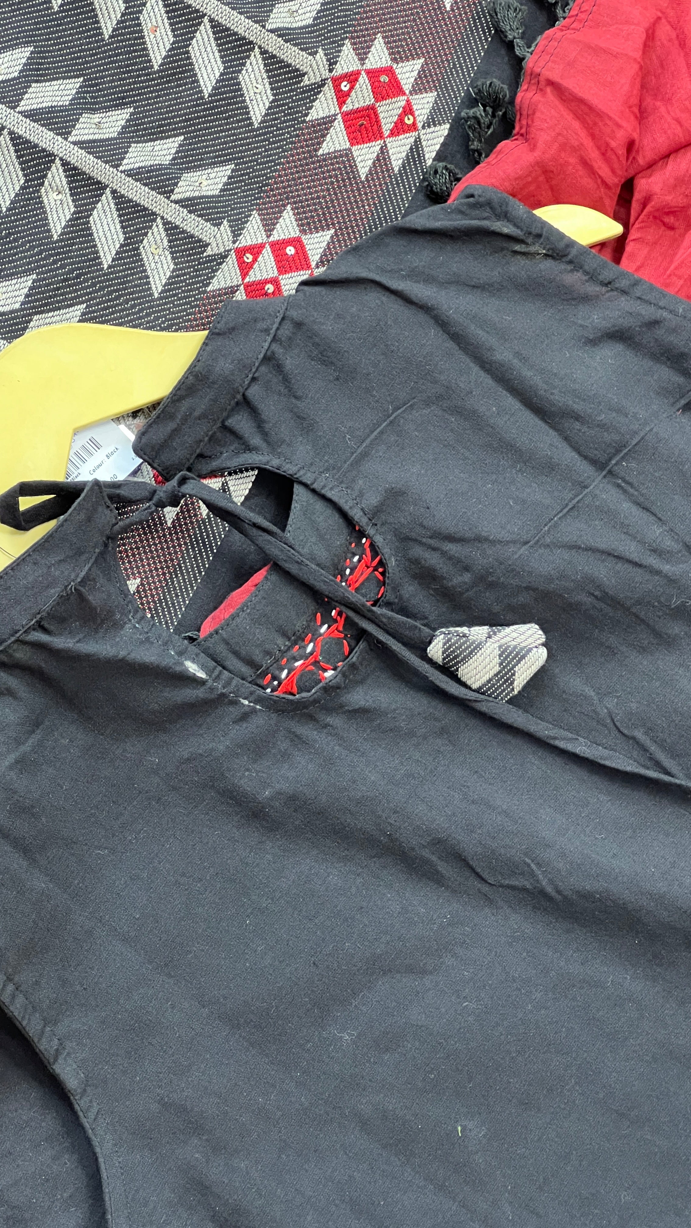 Sleeves less handloom suit (A line)