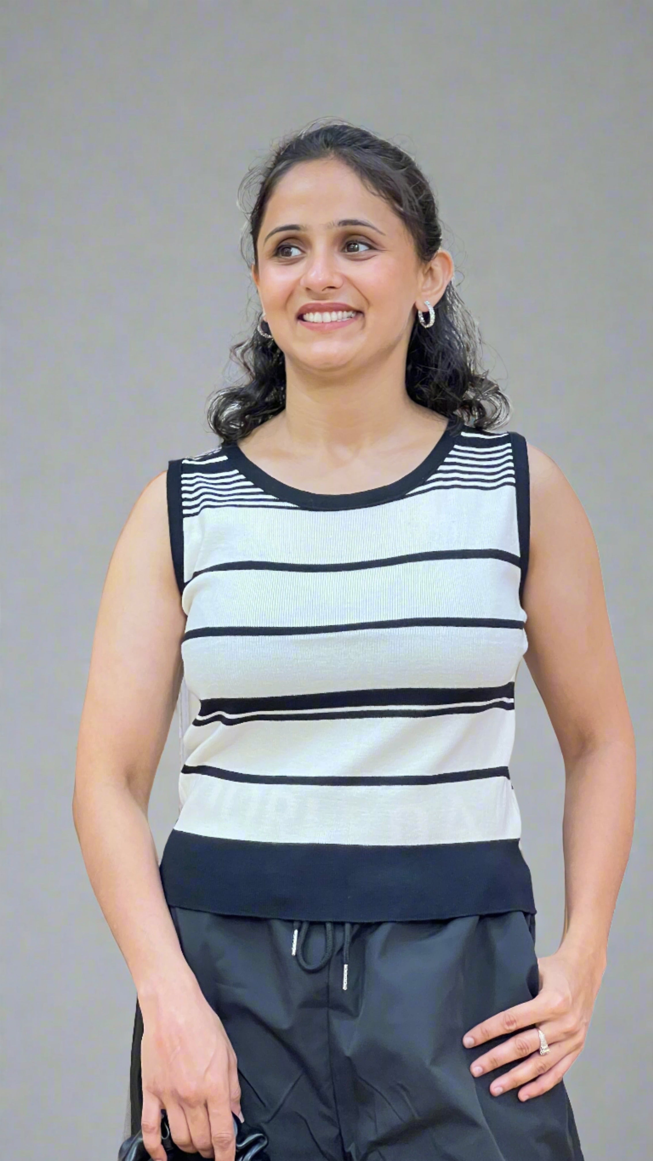 Stripes sleeves less top