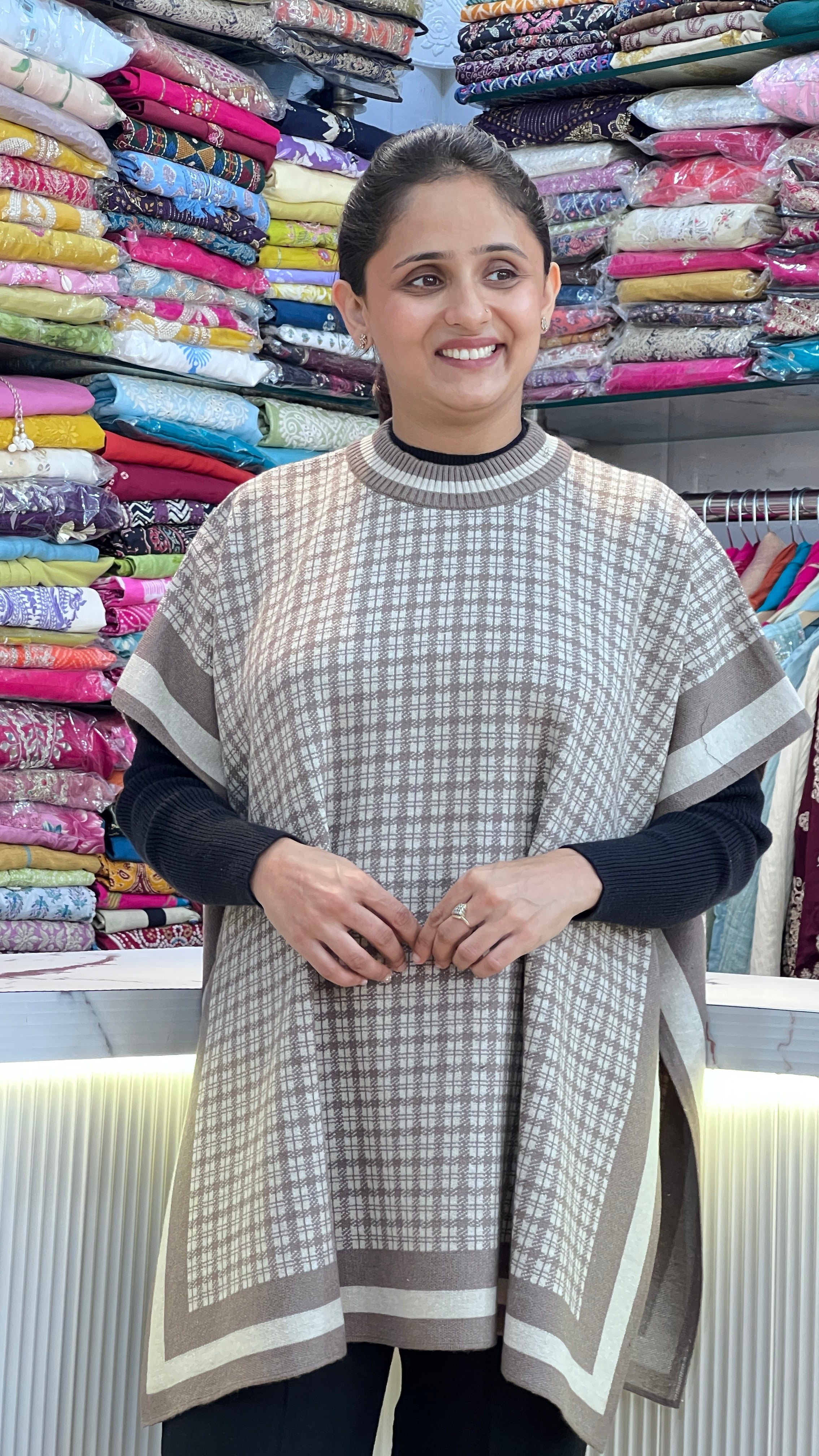 Knitted Woolen Poncho ( rs lsn 2067 )