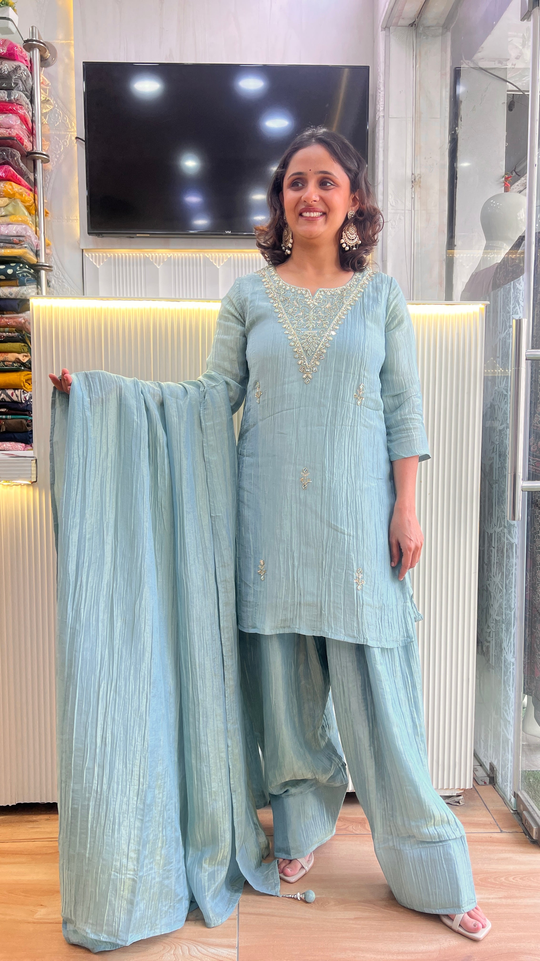 Hand embroidered farshi suit ( tj 29467 )