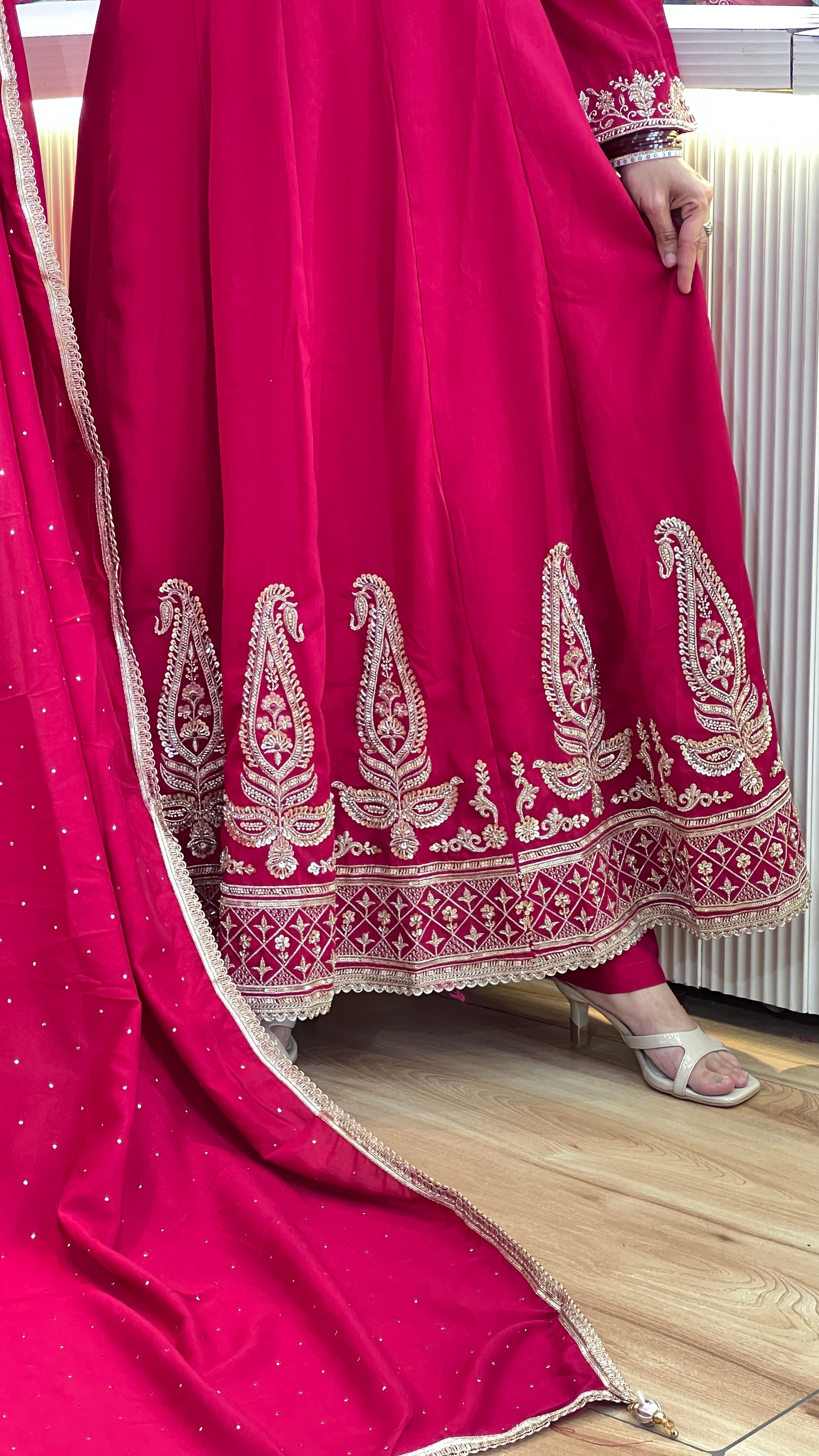 Hand work silk anarkali suit ( tj 31667 / 31767 )