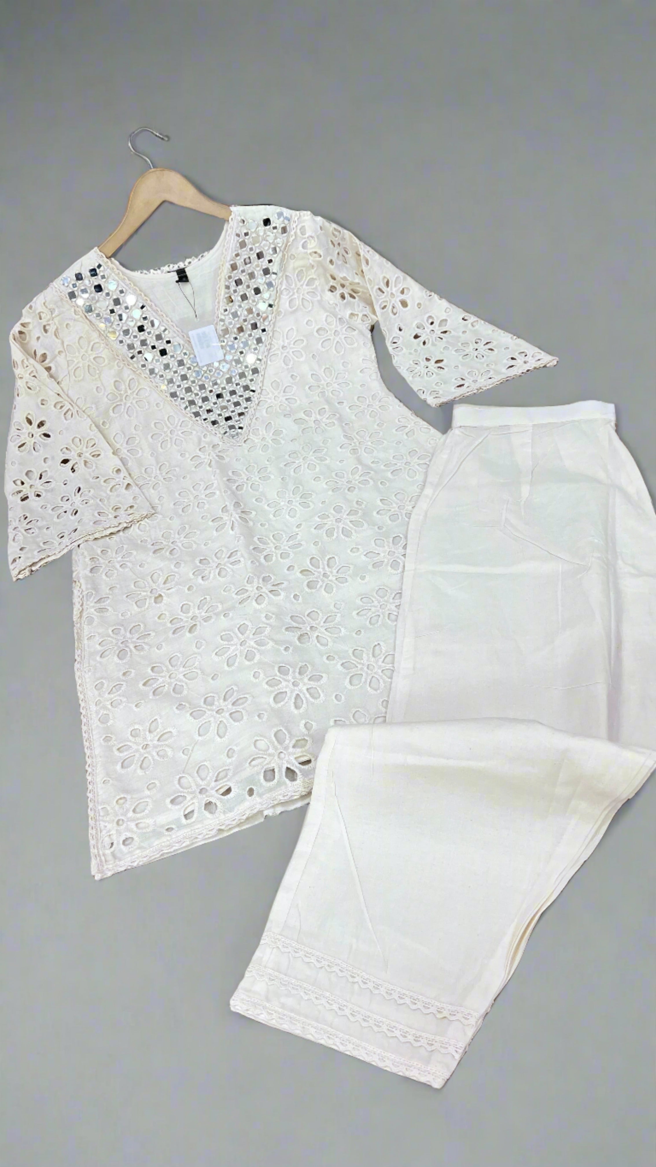 Daisy schiffli cord set