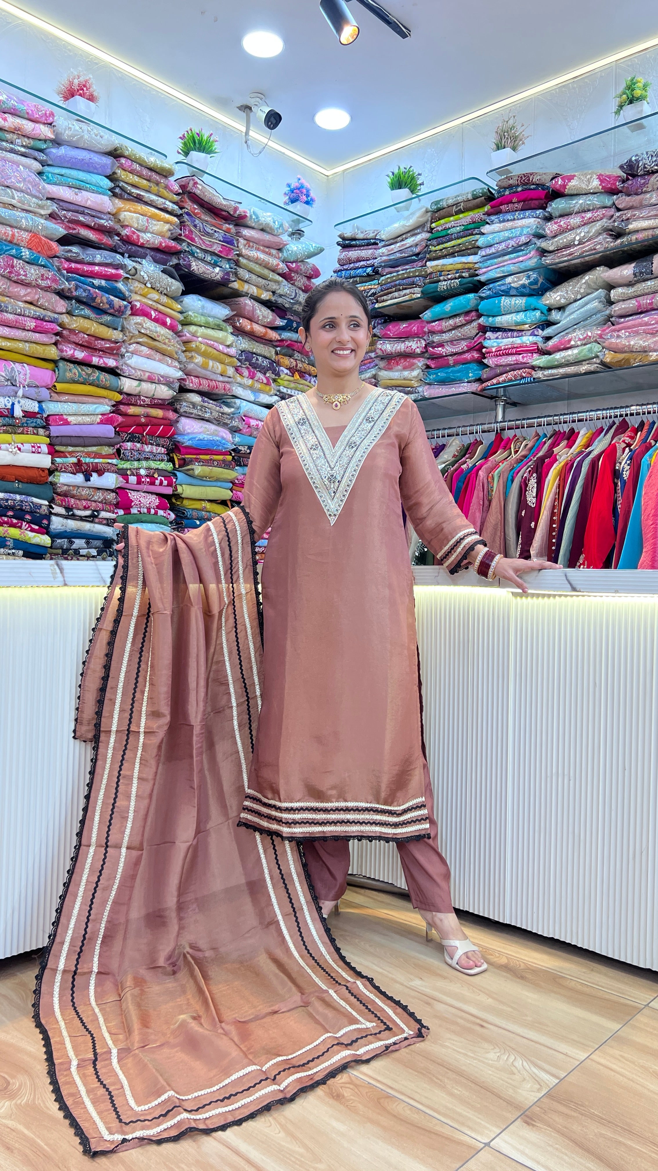 Pakistani shimmer tissue suit ( sdw 3567 )