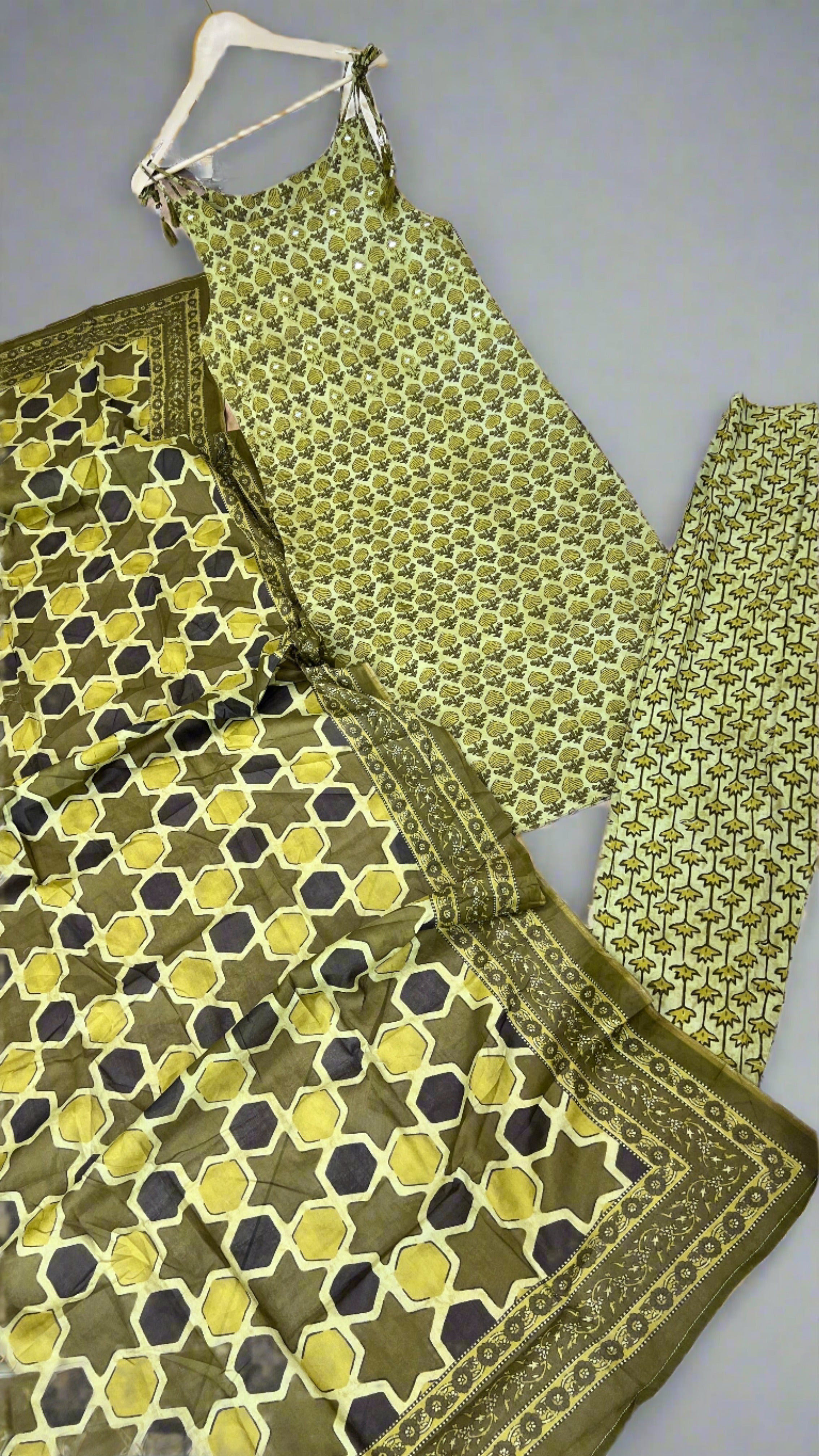 Pure cotton printed suit (without sleeves)