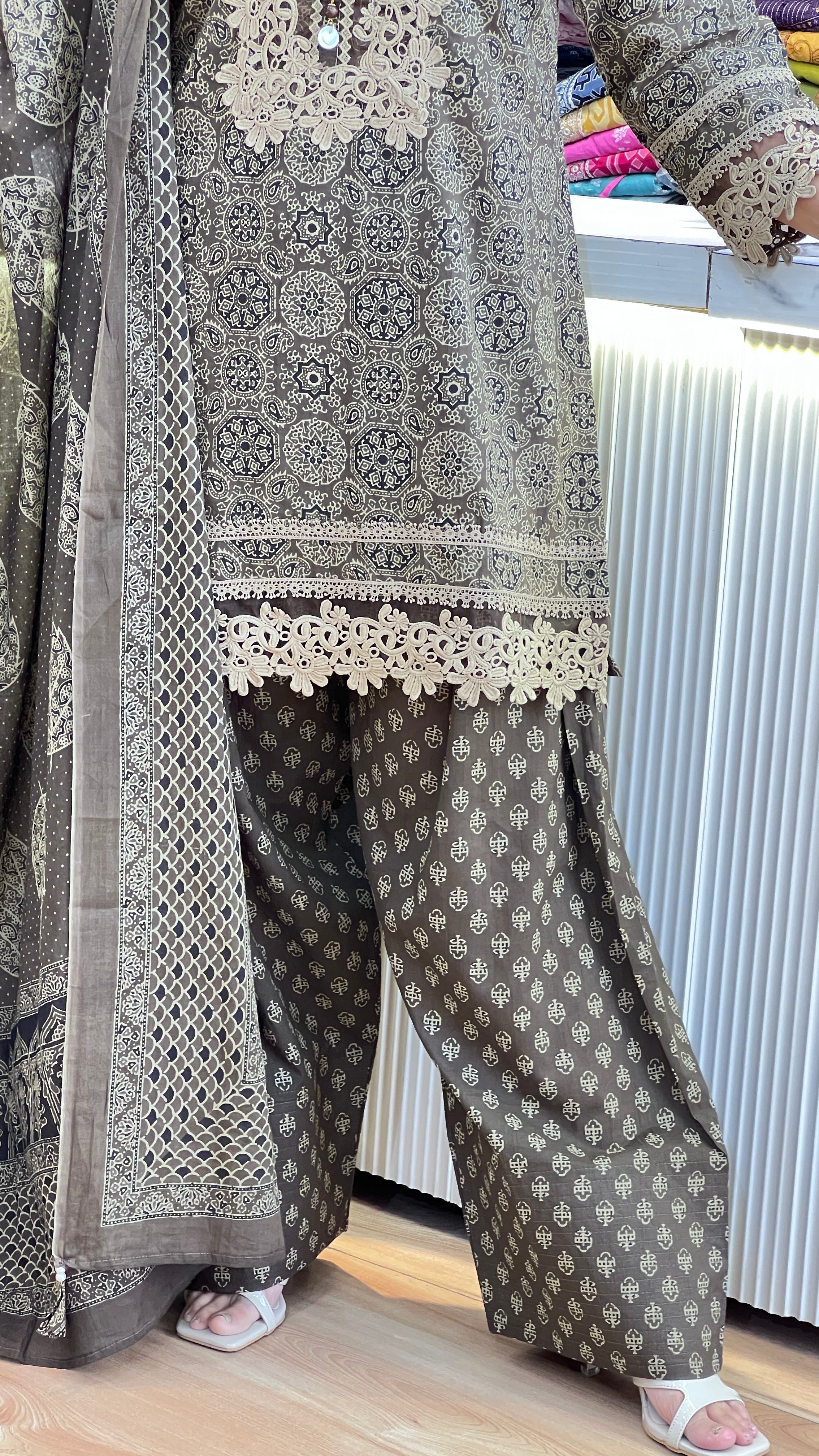 Cotton lace work farshi suit ( tj 27767 )
