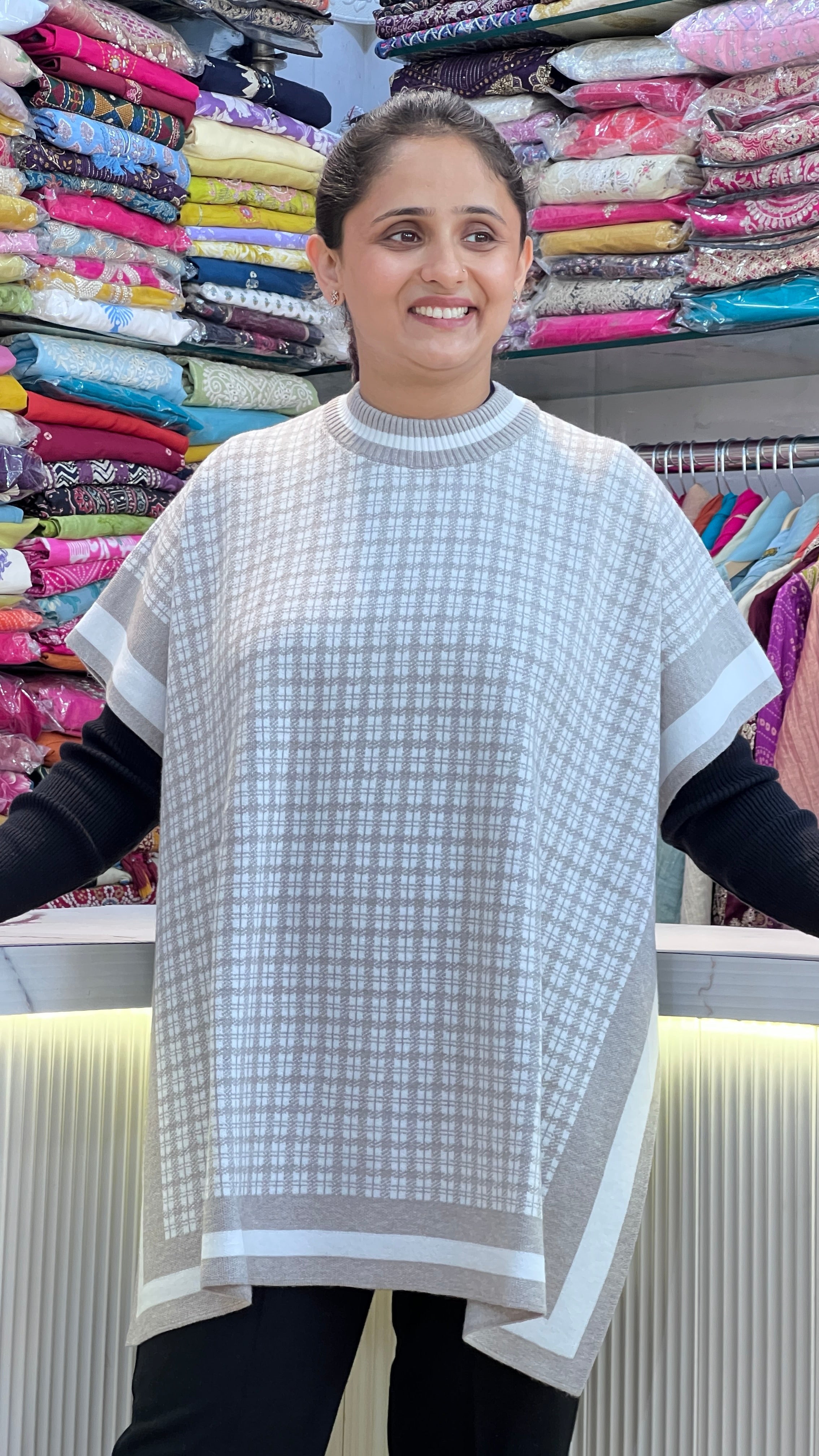Knitted Woolen Poncho ( rs lsn 2067 )