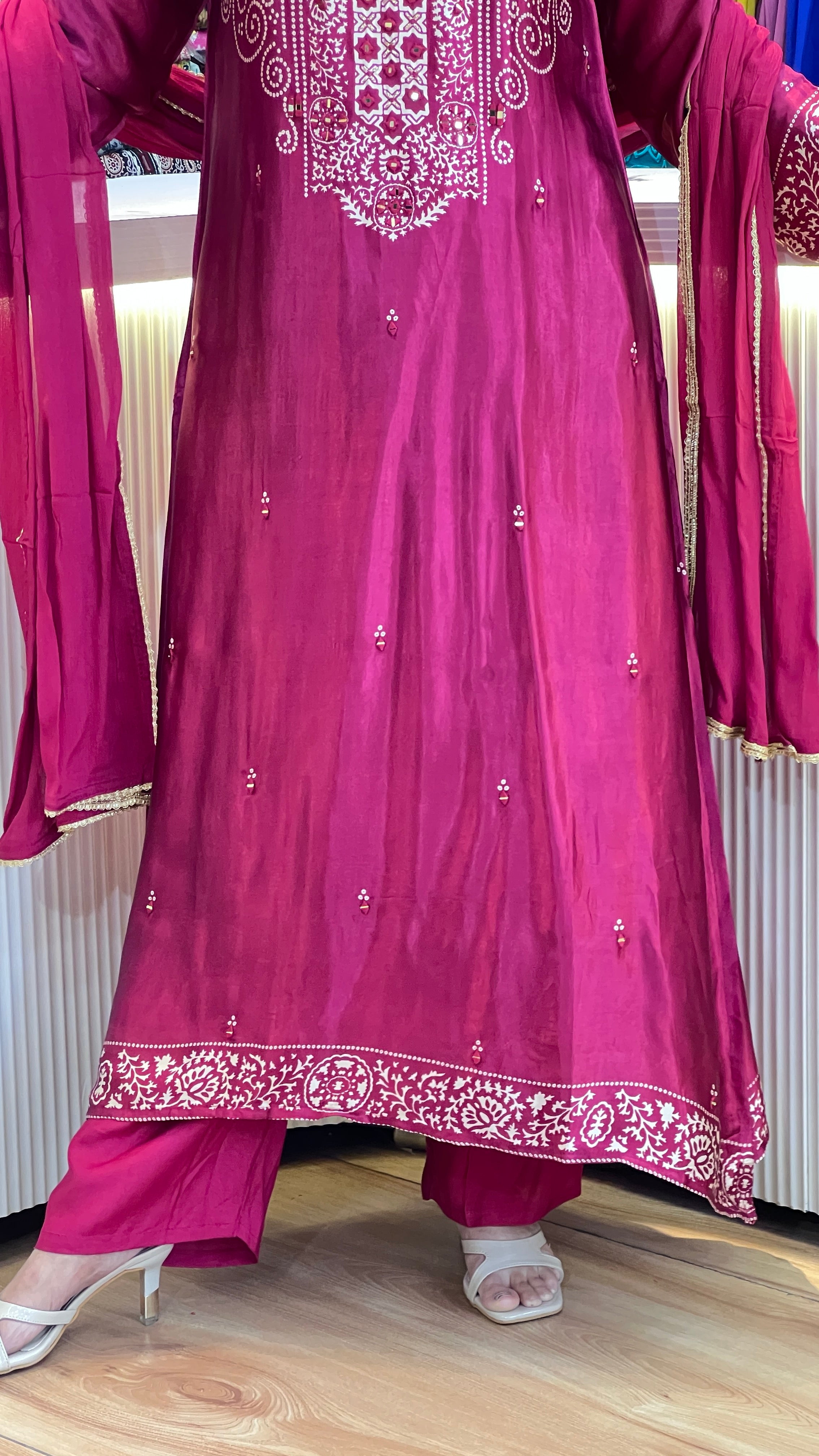 Pure Crape Printed Pakistani Suit ( ym 64867 )