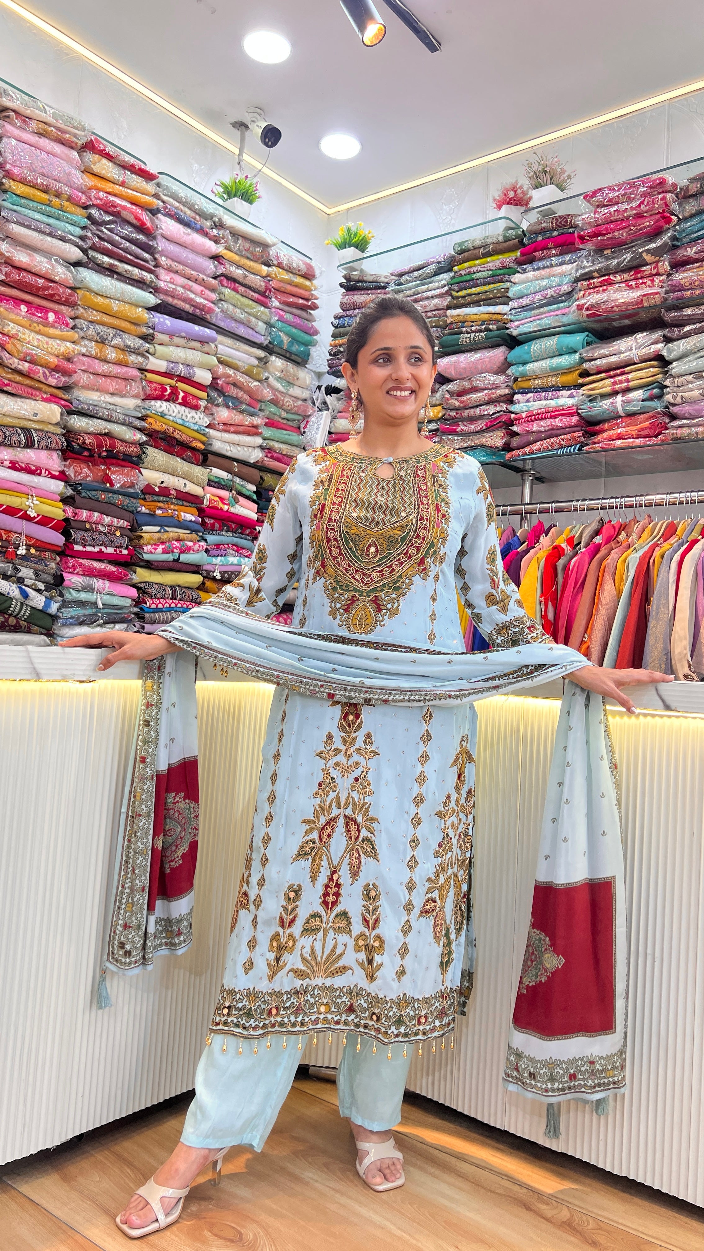 Designer Pakistani Pure Crepe Printed Suit ( sdw 1767 )