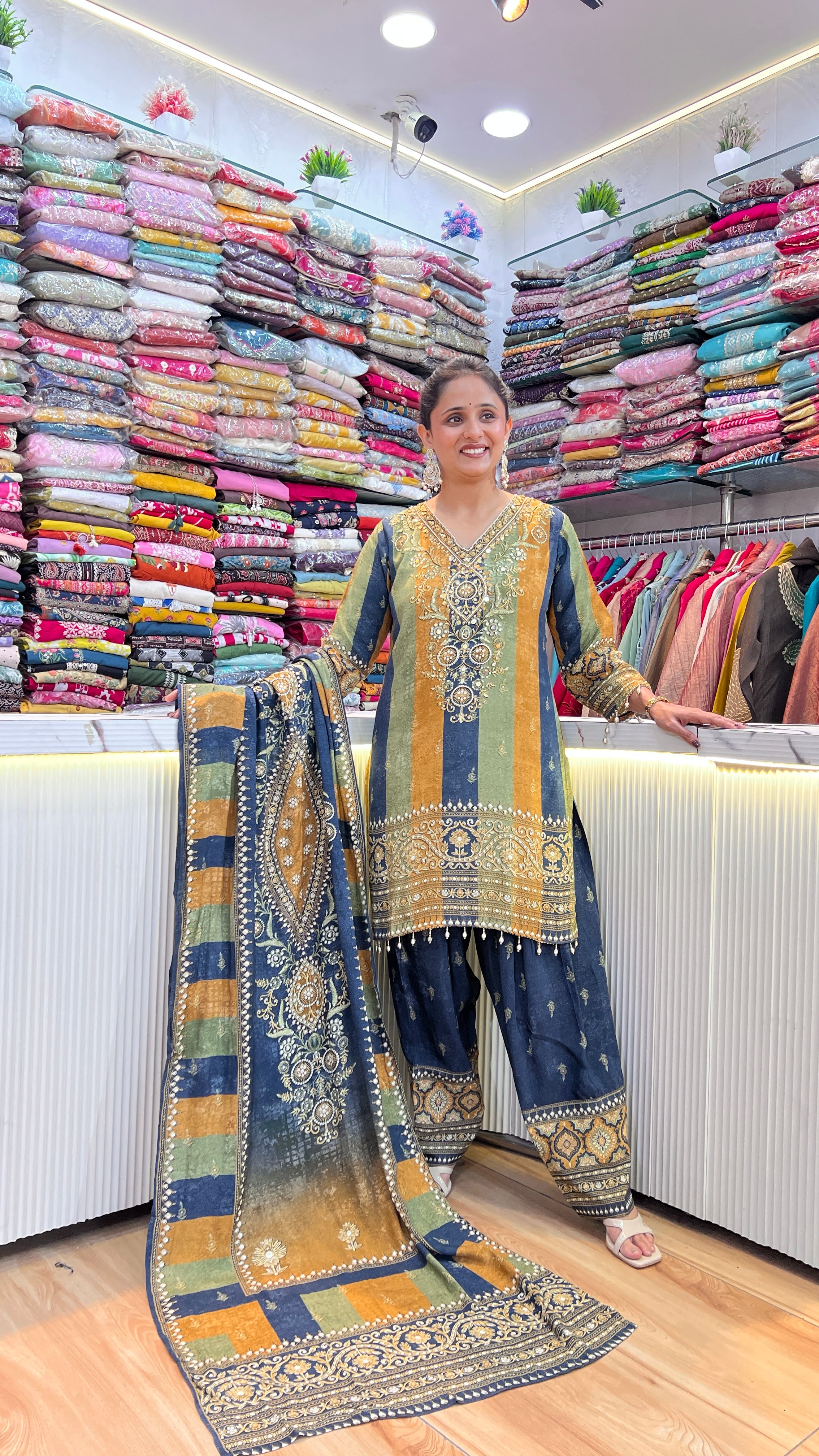Pure crape designer farshi suit ( ym 65267 )