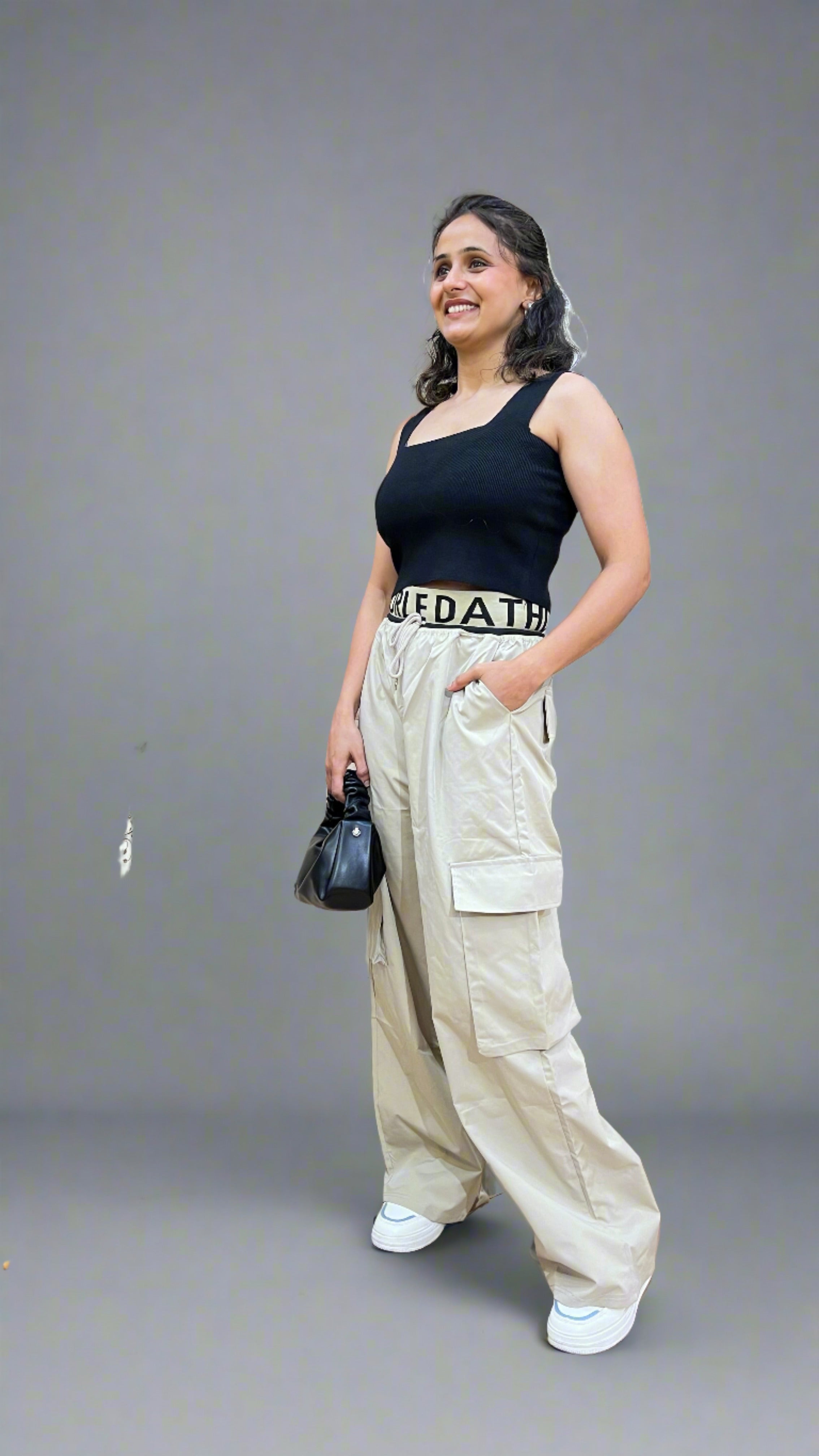 Women relax fit cargo pants