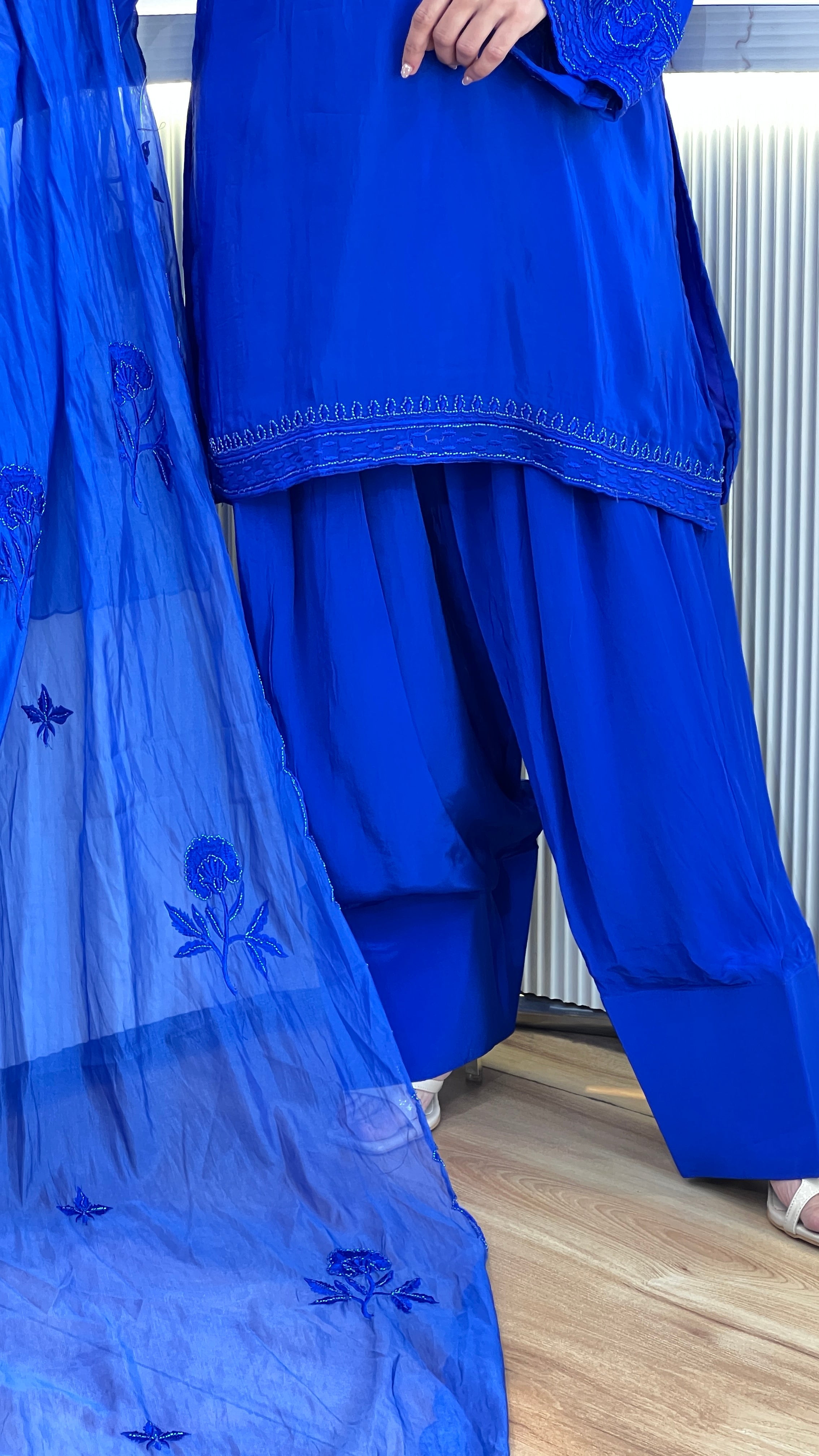 Pure Crape Embroidered Suit Set with Farshi ( ym 64567 )