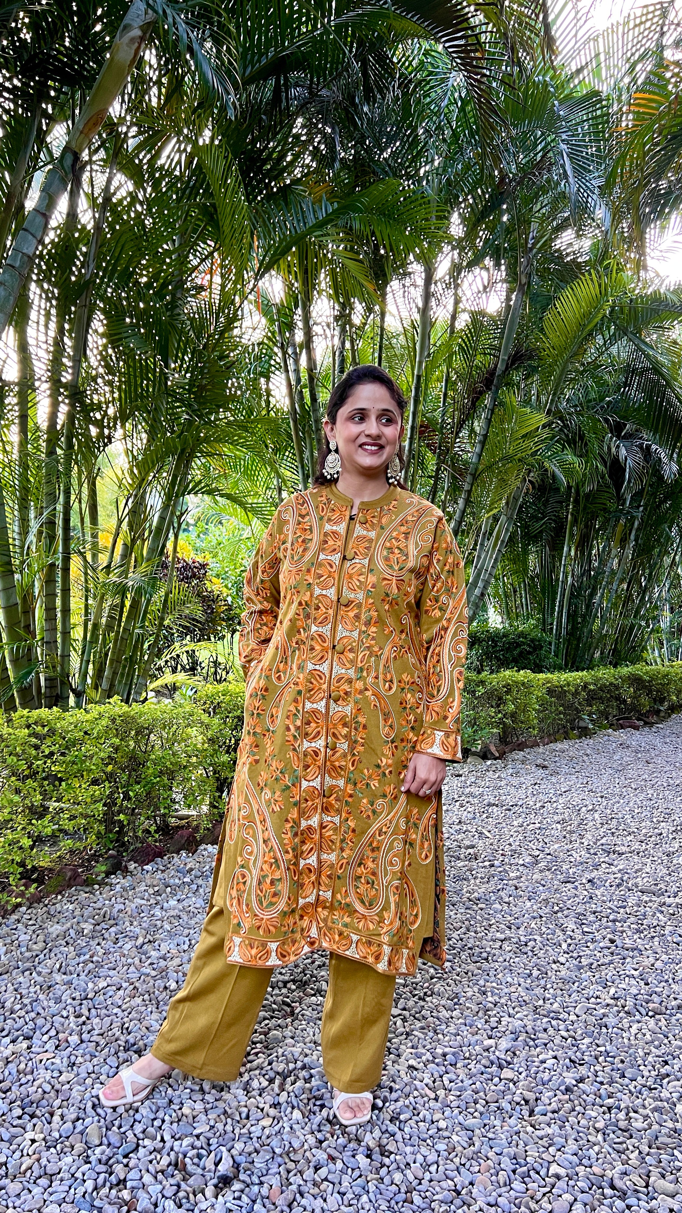 Premium 3-Piece Kashmiri Long Shrug Set ( rs sa 4053 )