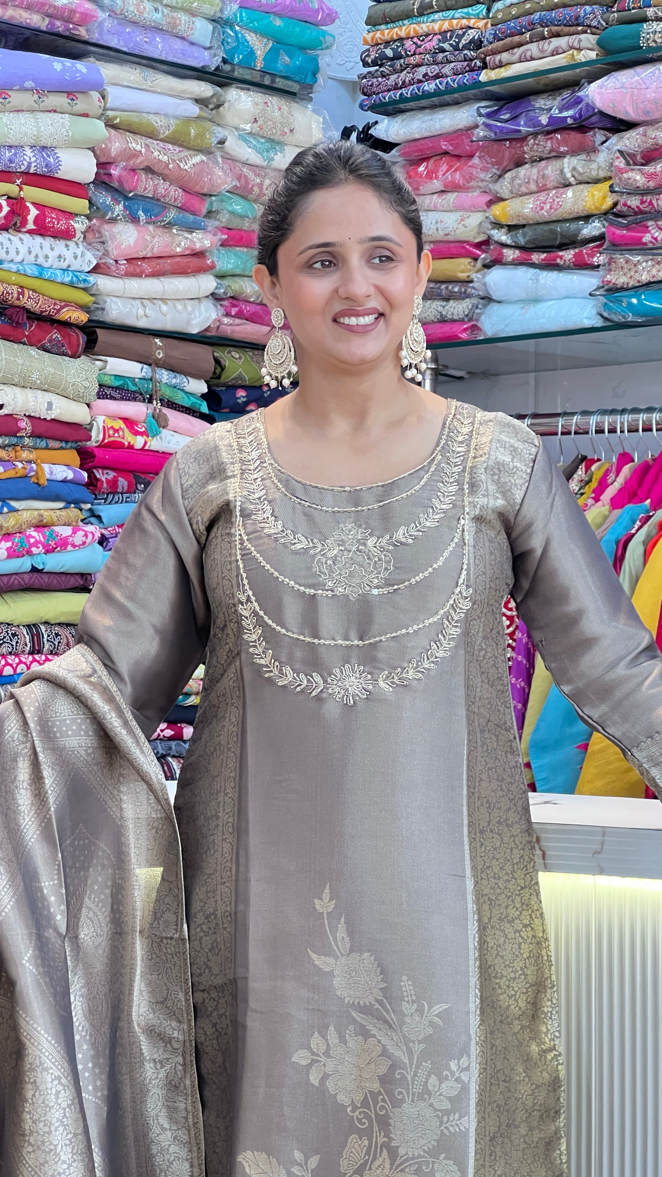 Beautiful banarsi pakistani suit ( ym 64367 )