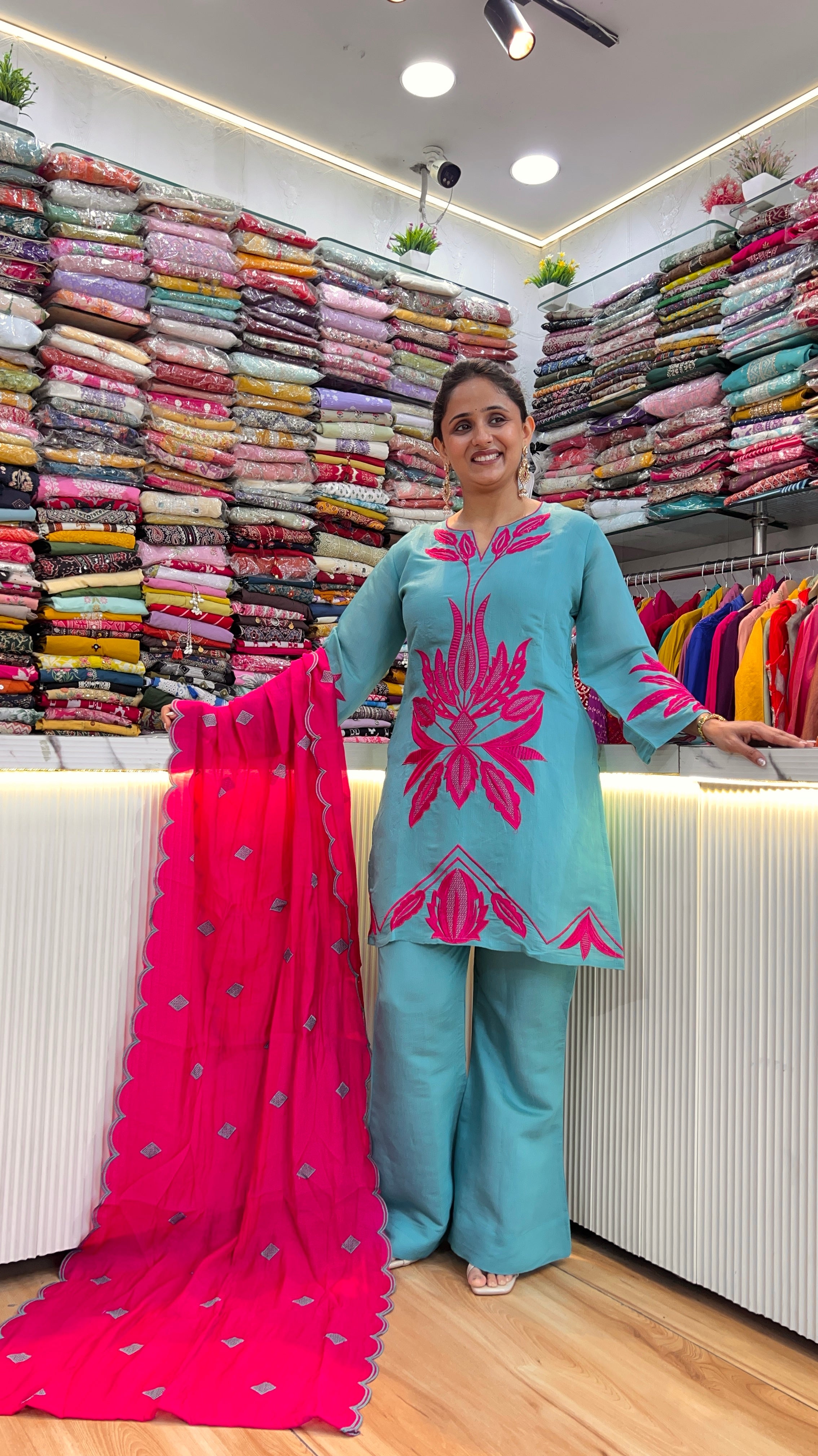 Mul Chanderi Suit Set with Bell Bottoms & Embroidered Dupatta ( si 10667 )