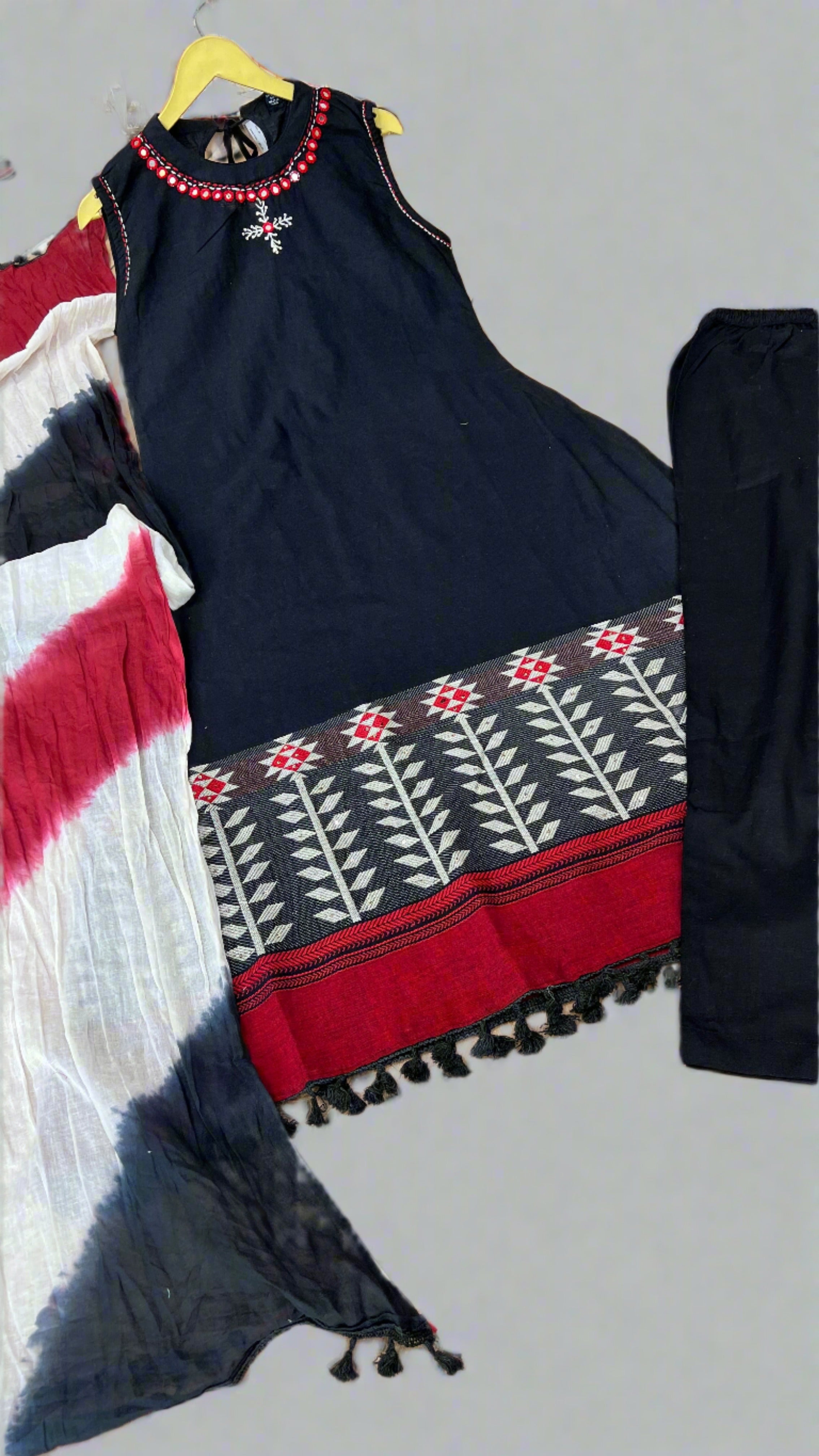 Sleeves less handloom suit (A line)