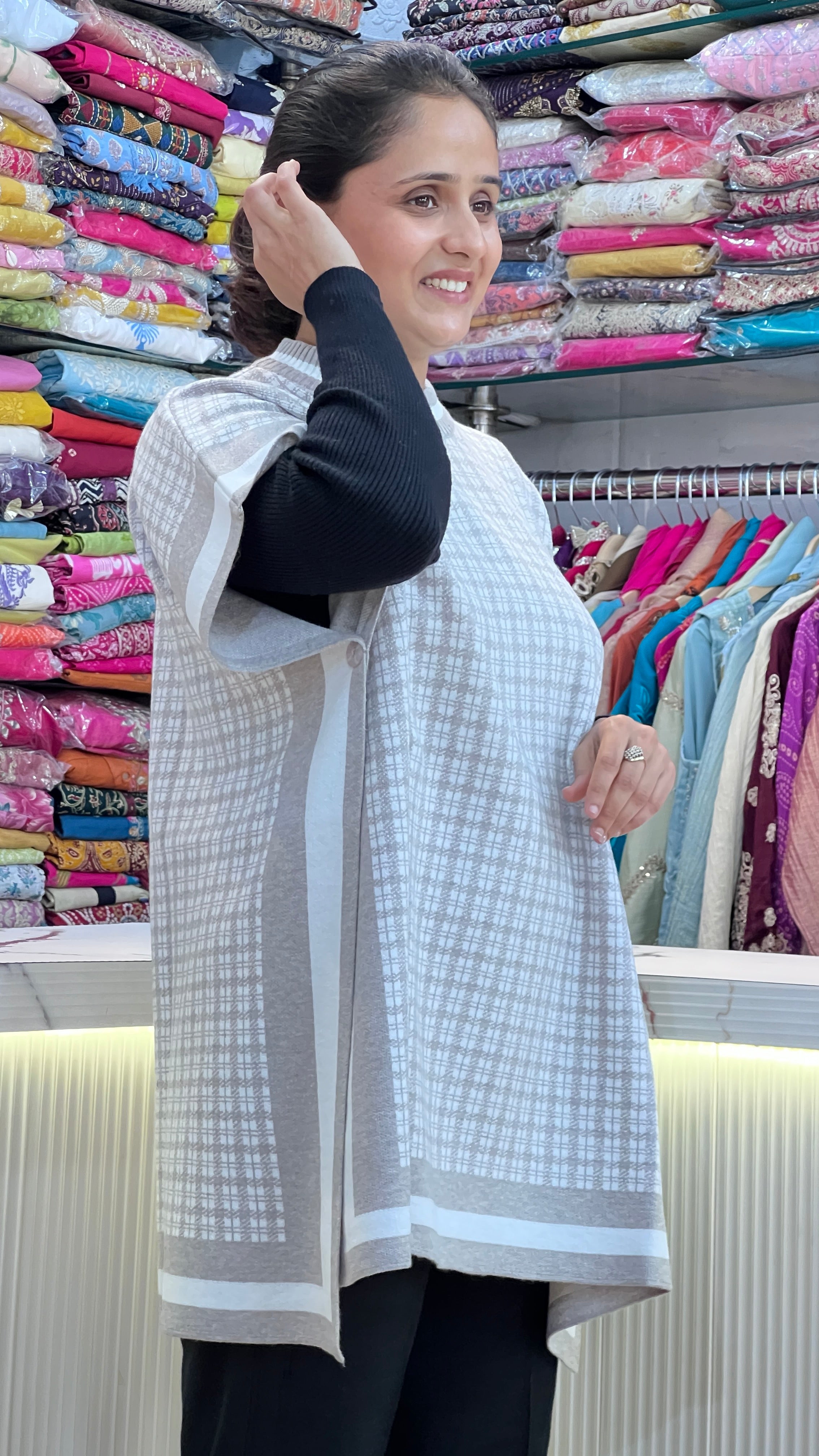Knitted Woolen Poncho ( rs lsn 2067 )