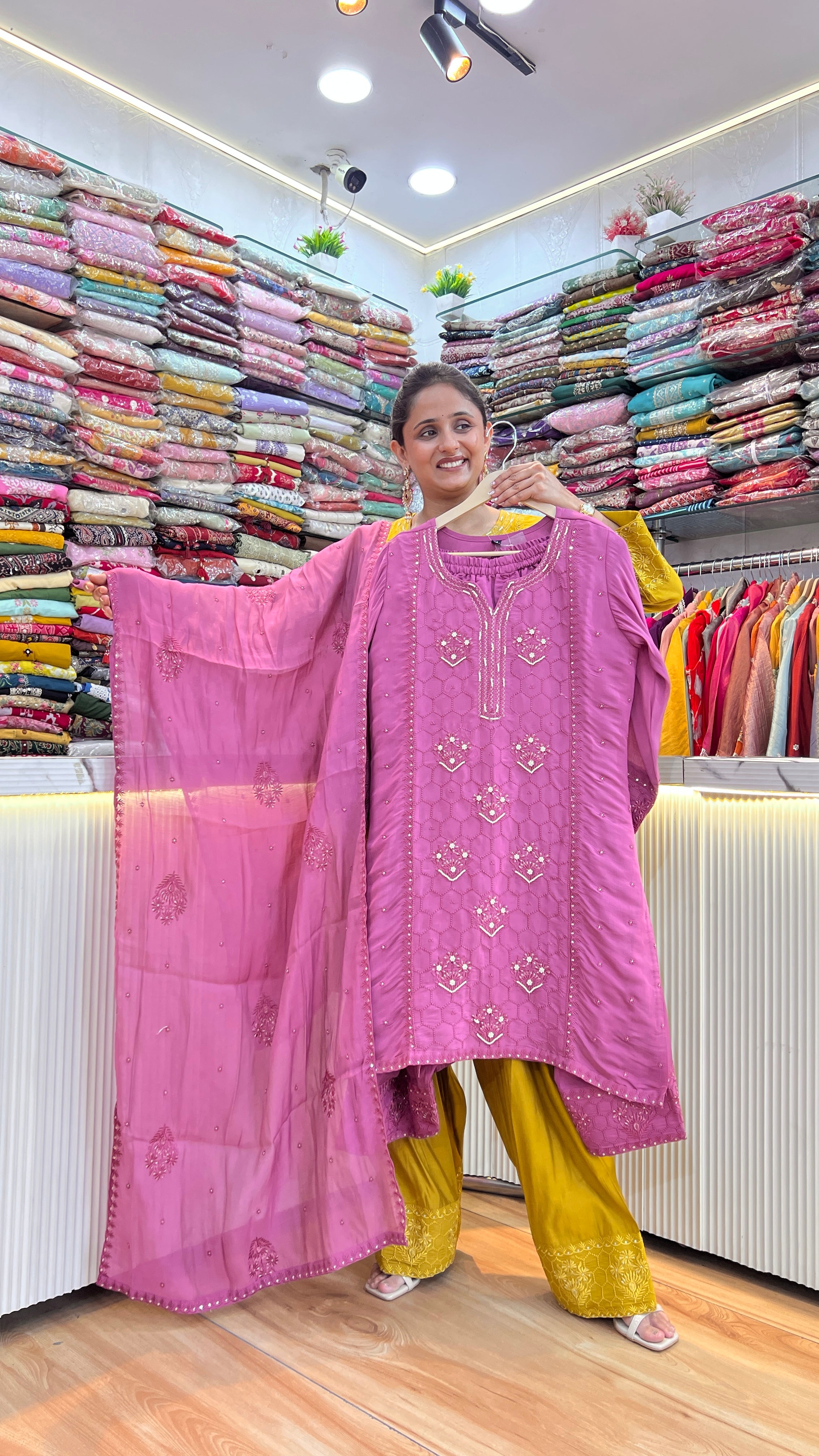 Mul Chanderi Embroidered Suit with Farshi ( tls 16467 )