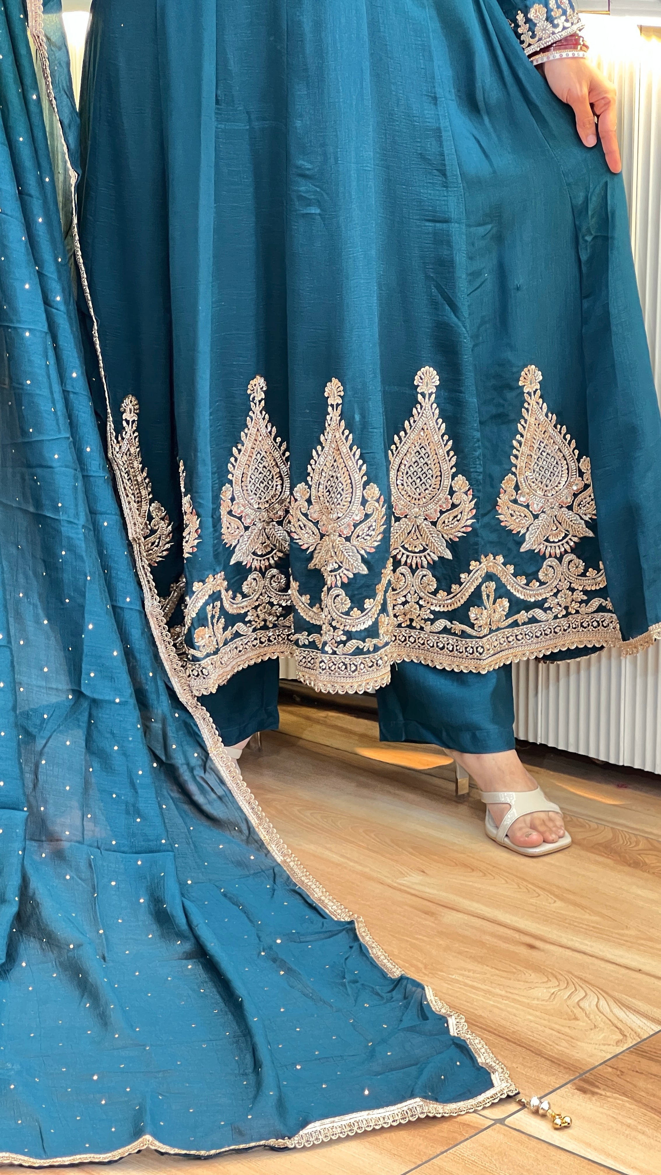 Silk hand work anarkali suit ( tj 31567 )