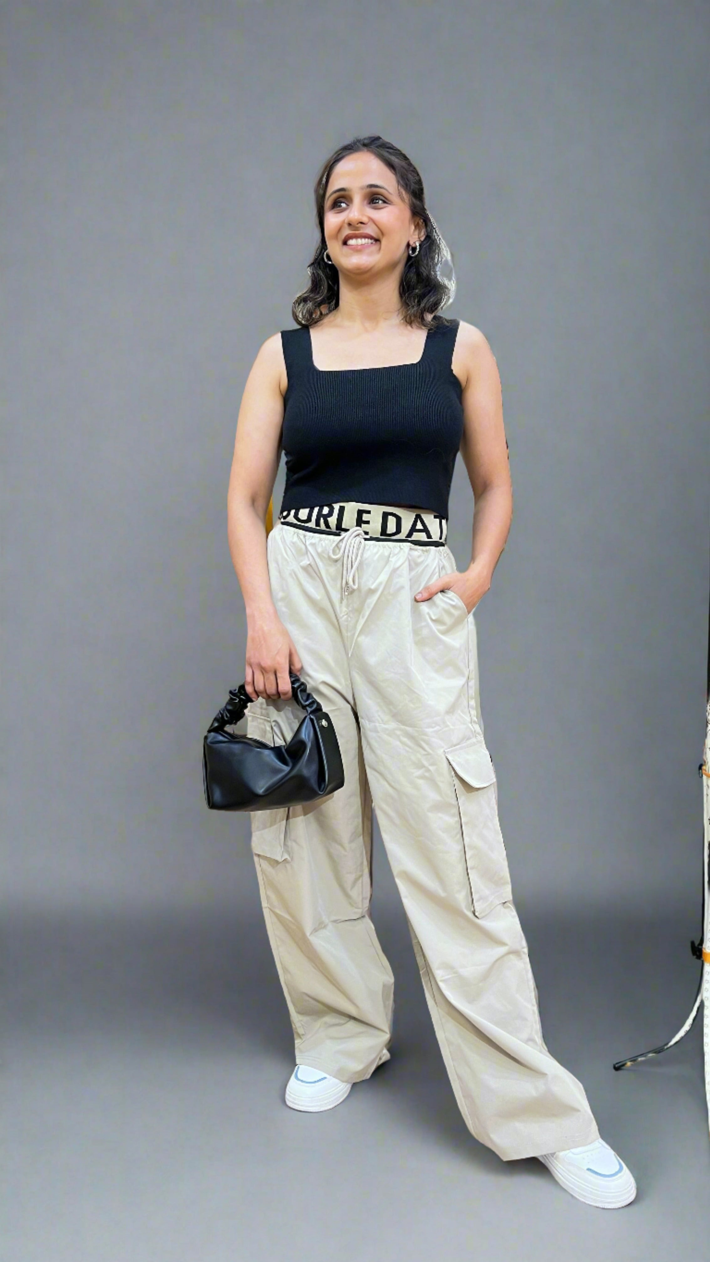 Women relax fit cargo pants