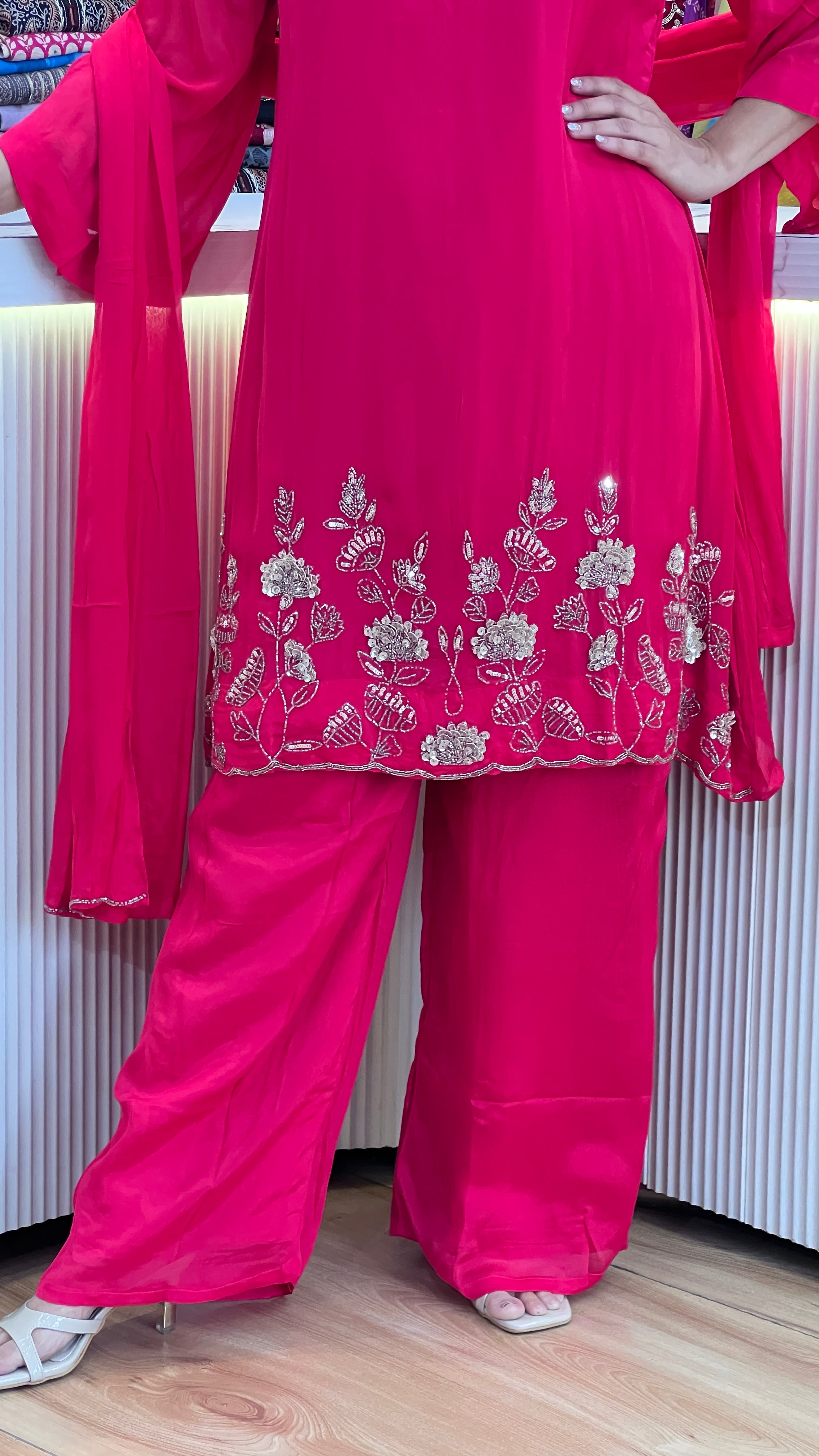 Pure Chinon Hand-Embroidered High-Neck Suit ( si 10567 )