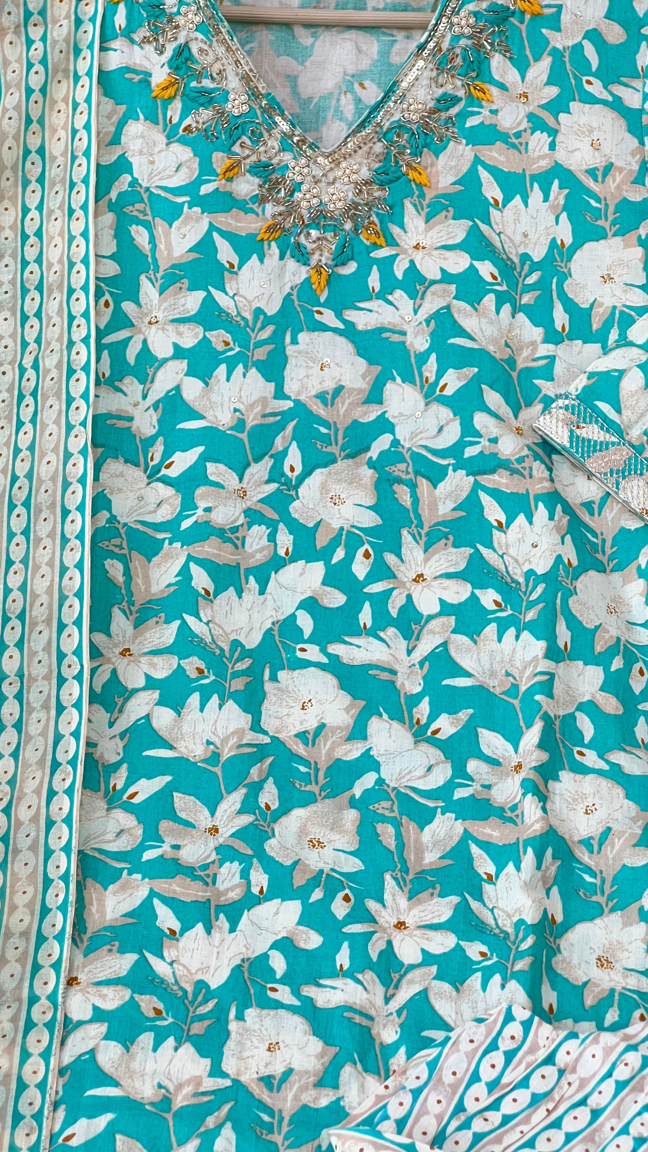 Akra v neck pure cotton suit