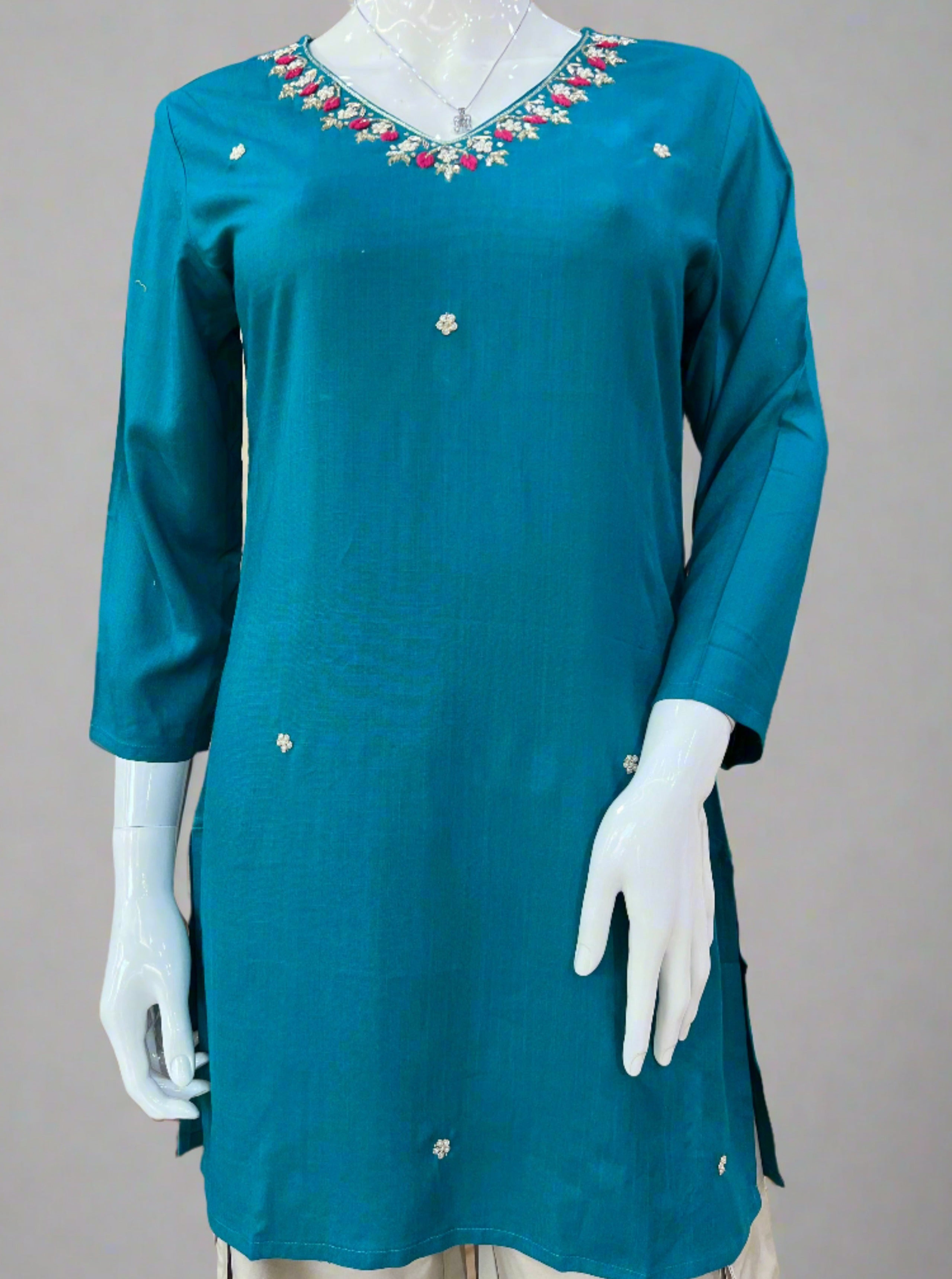 Annah hand embroidered short kurta