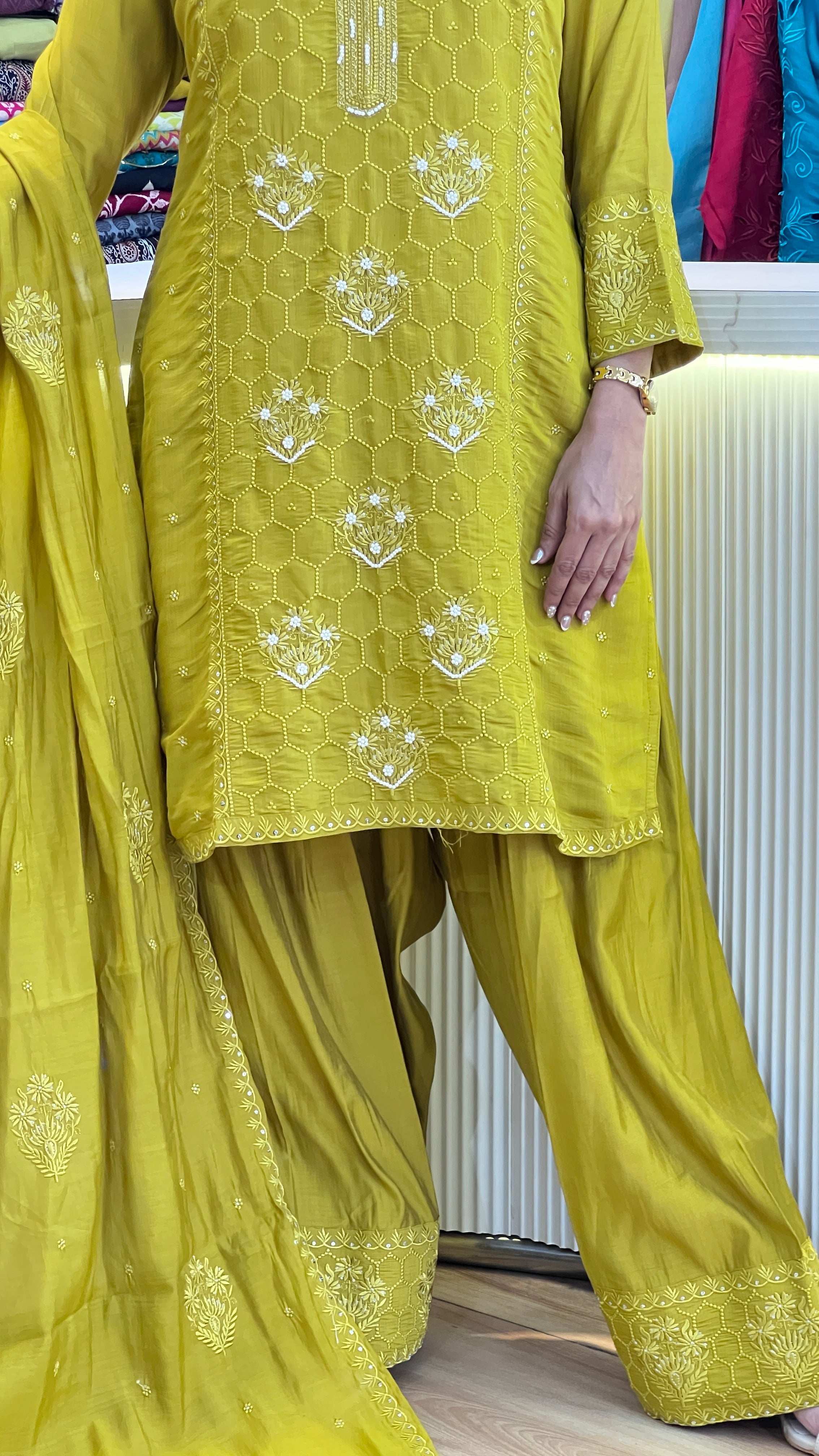 Mul Chanderi Embroidered Suit with Farshi ( tls 16467 )
