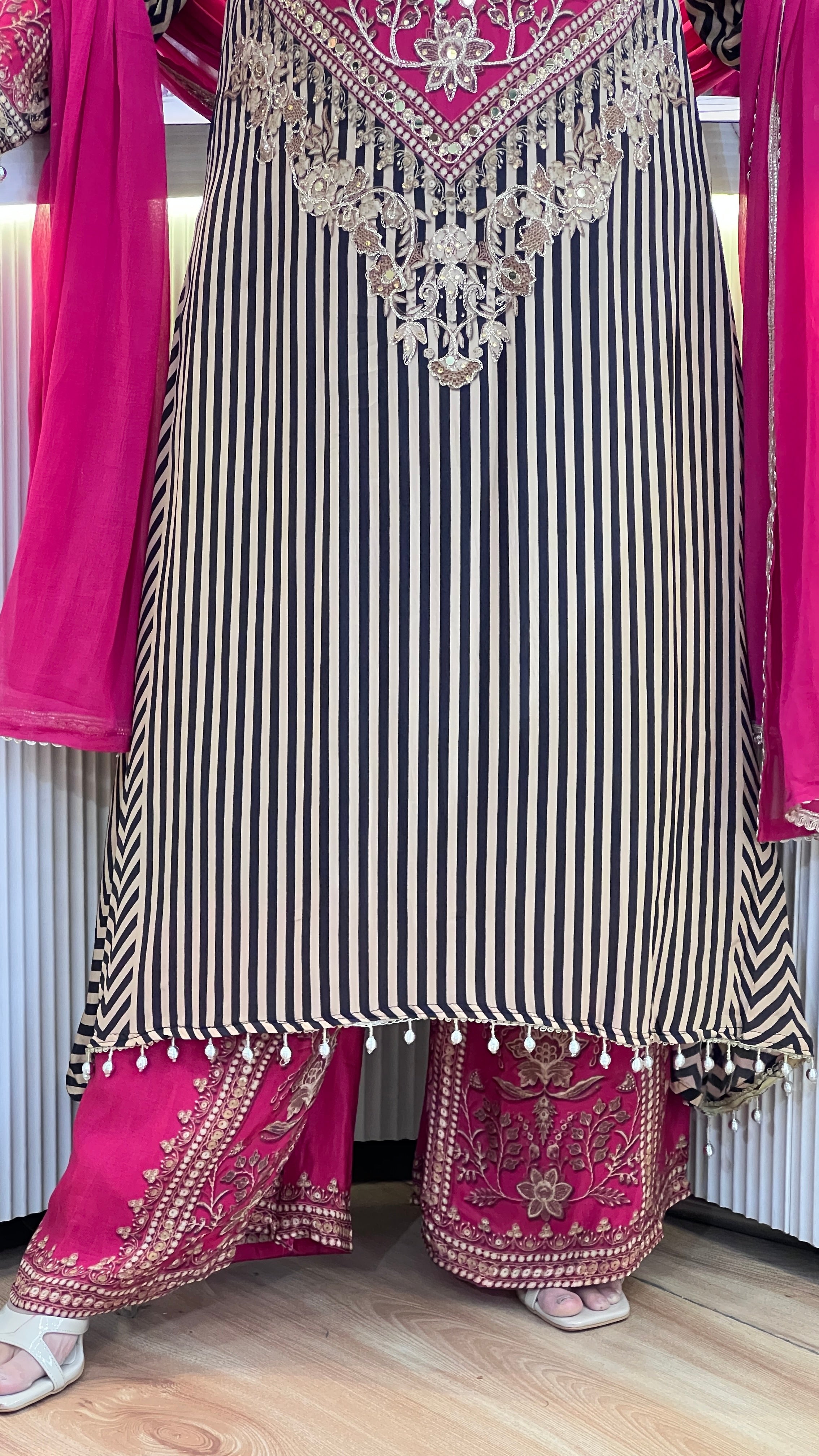 Pure crape designer suit ( ym 65167 )