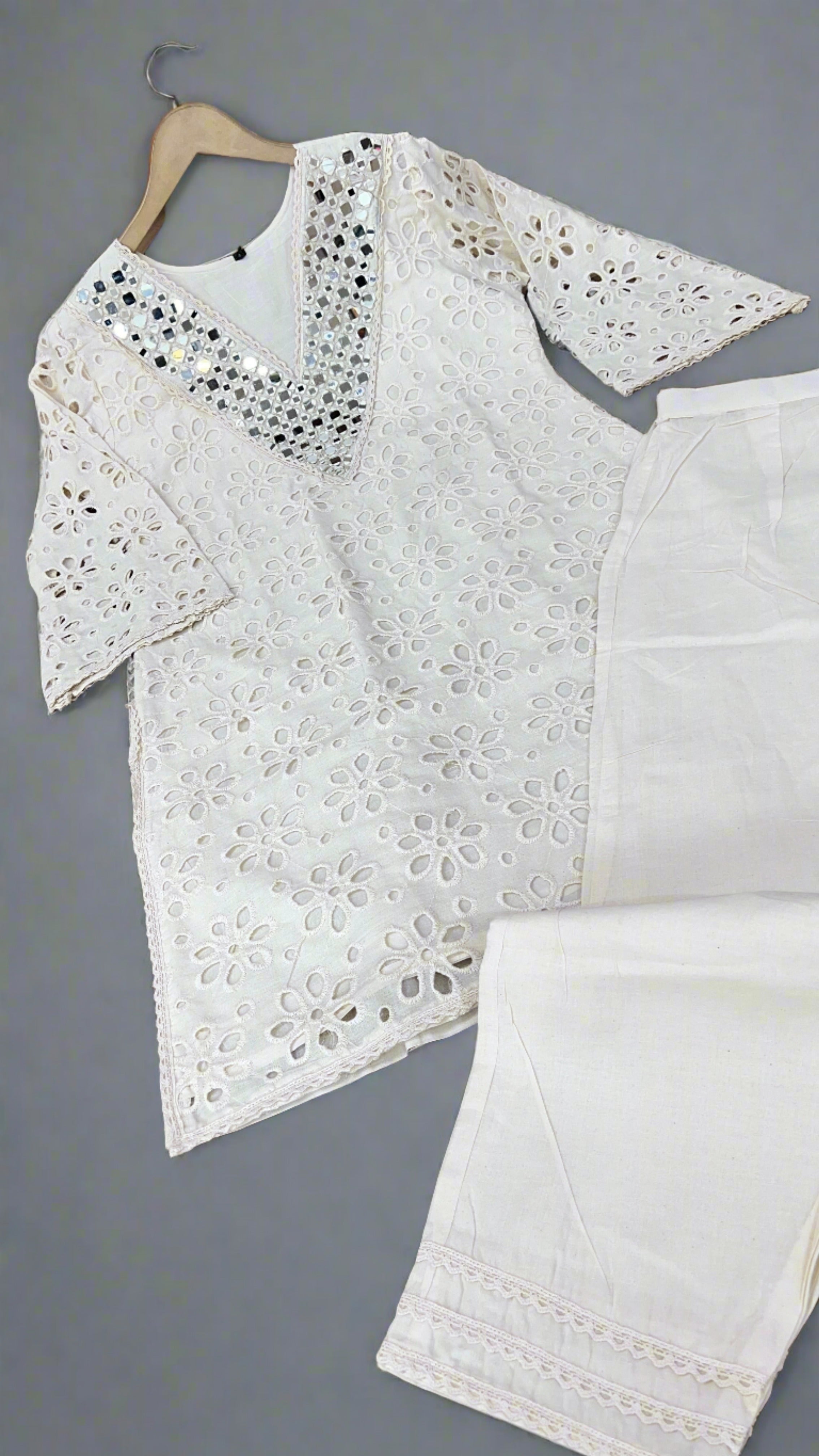 Daisy schiffli cord set