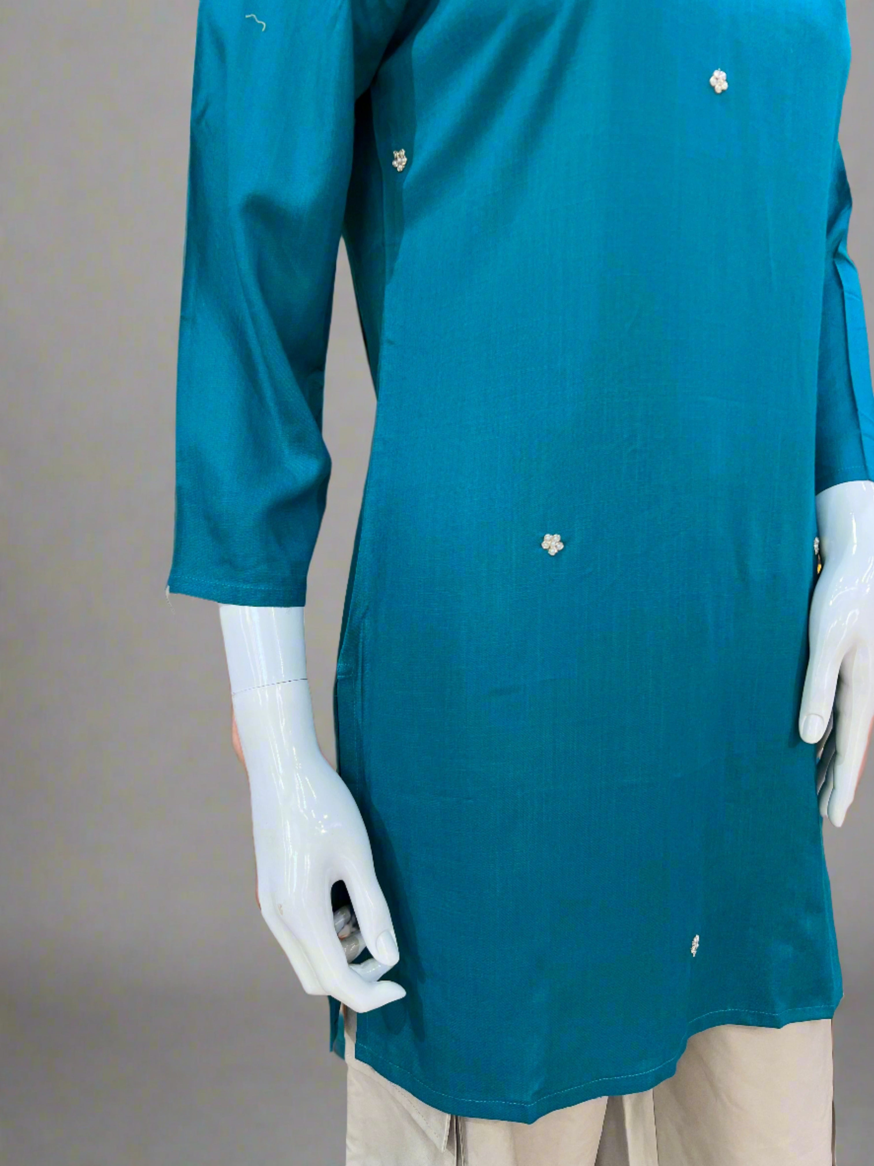 Annah hand embroidered short kurta