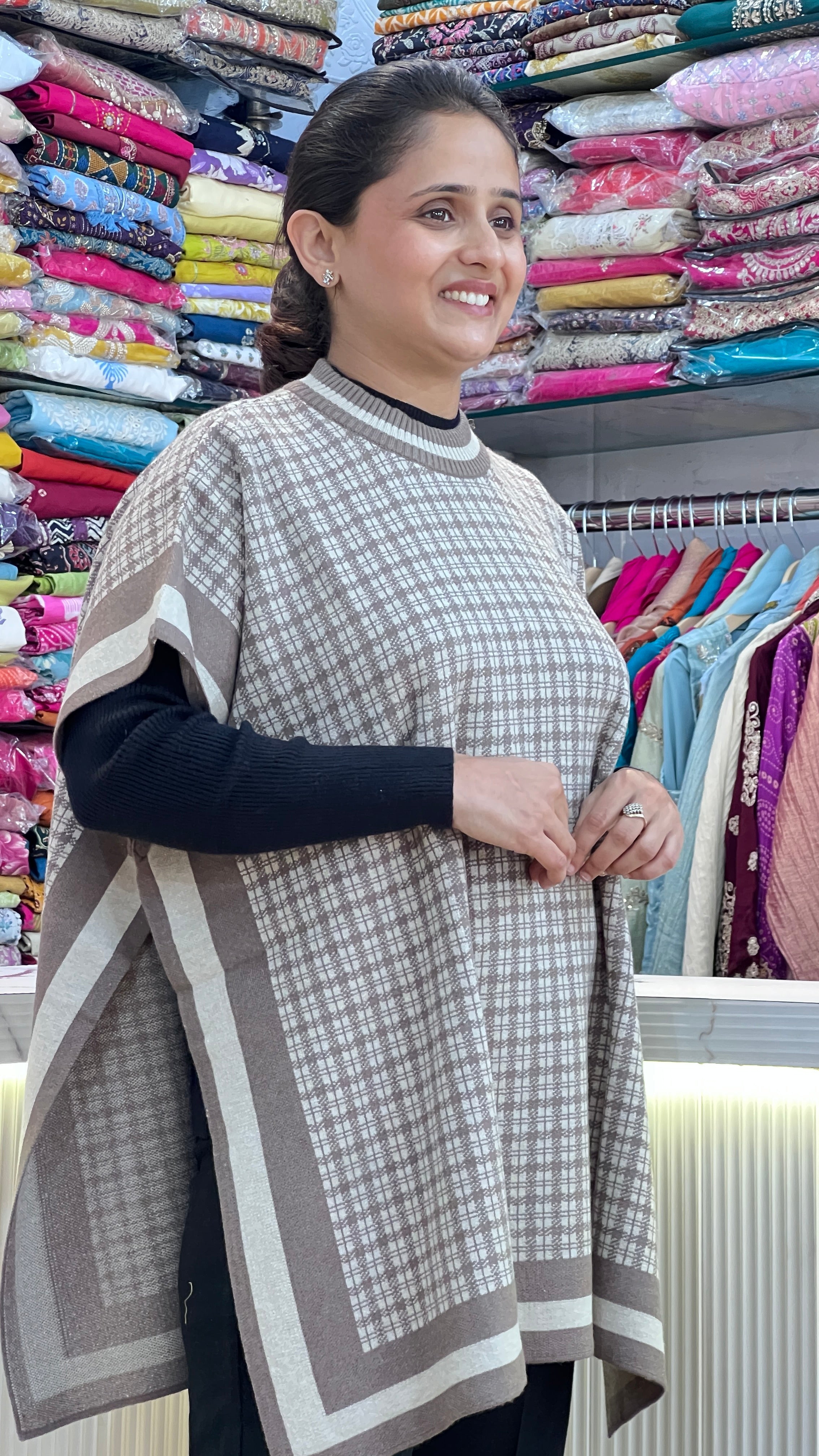 Knitted Woolen Poncho ( rs lsn 2067 )