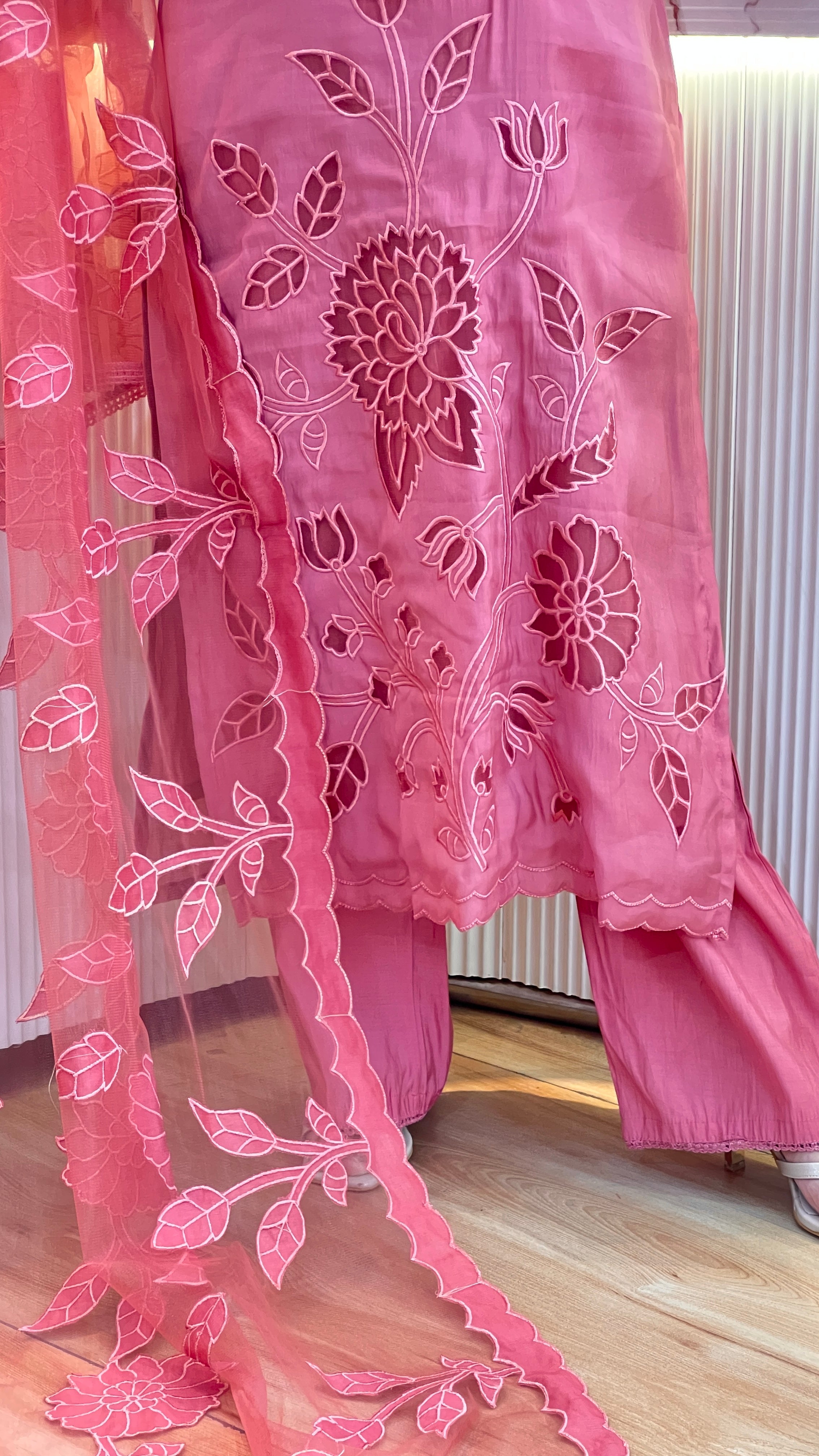 Mul chanderi pakistani suit ( ym 65567 )