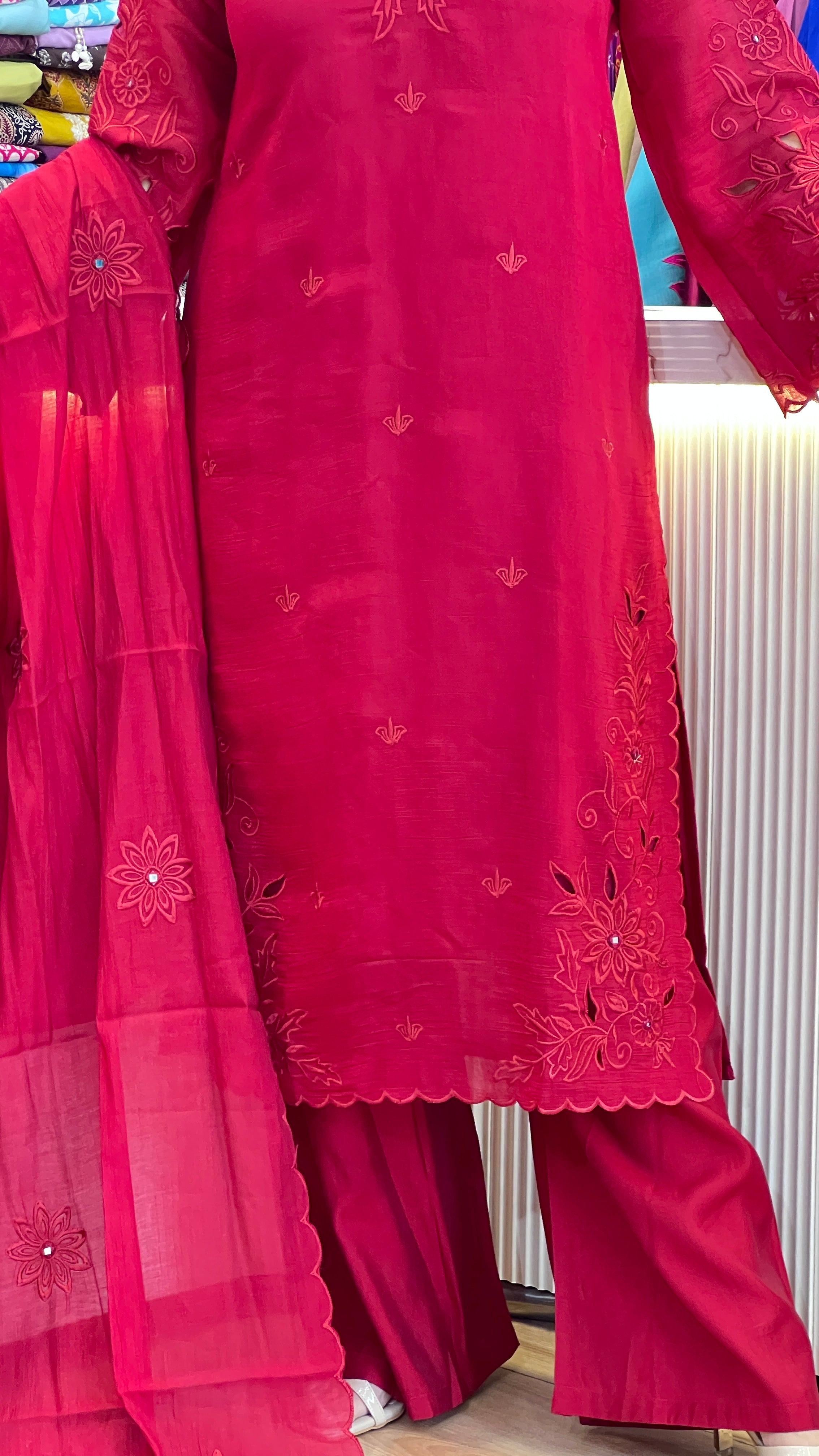 Chinon Cut Work Thread Embroidered Pakistani Suit ( ym 64967 )