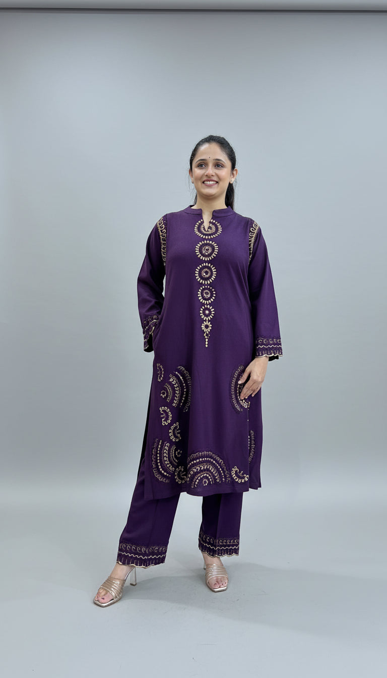 Premium daffodil embroidered 2 piece set