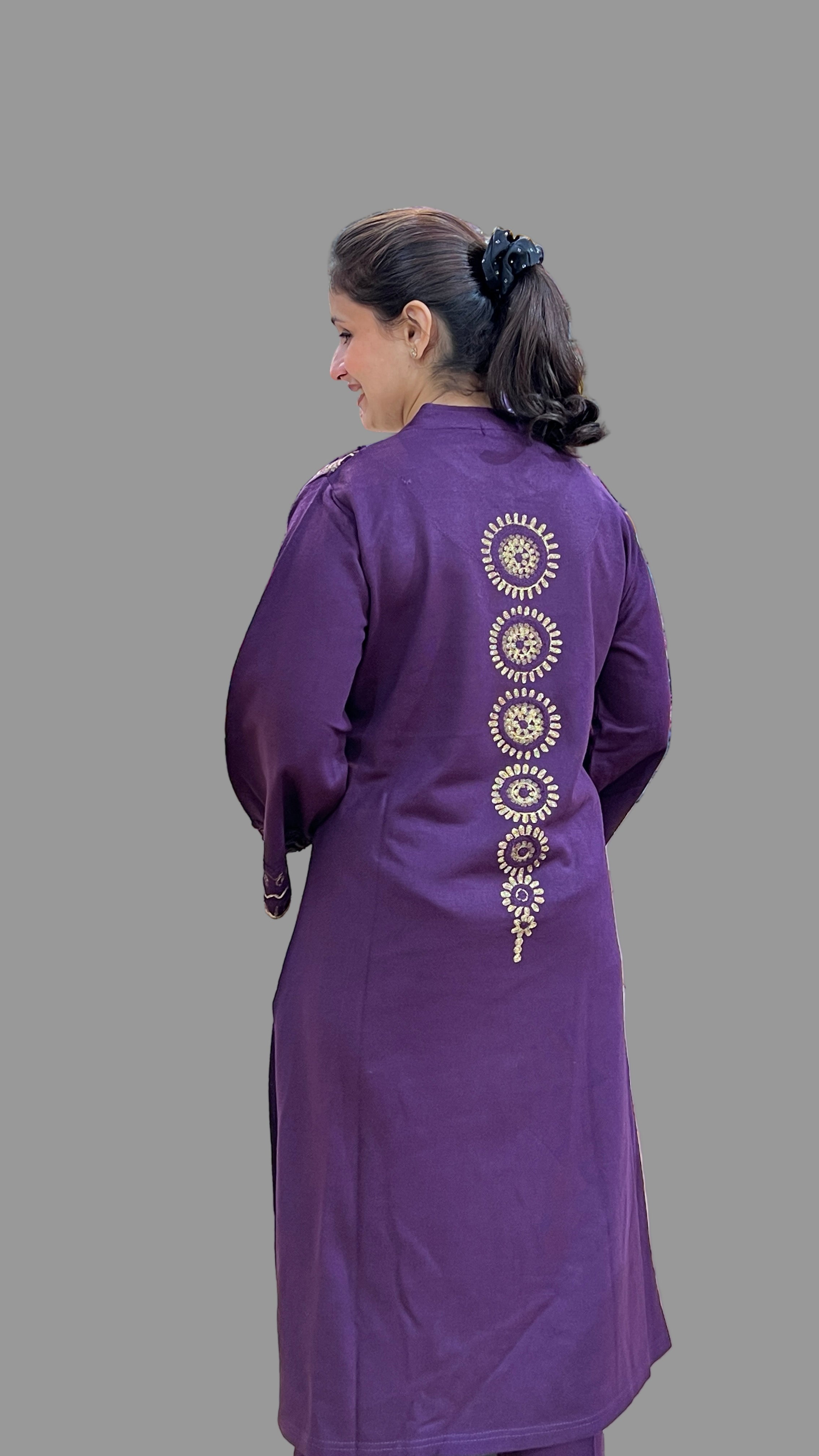 Premium daffodil embroidered 2 piece set