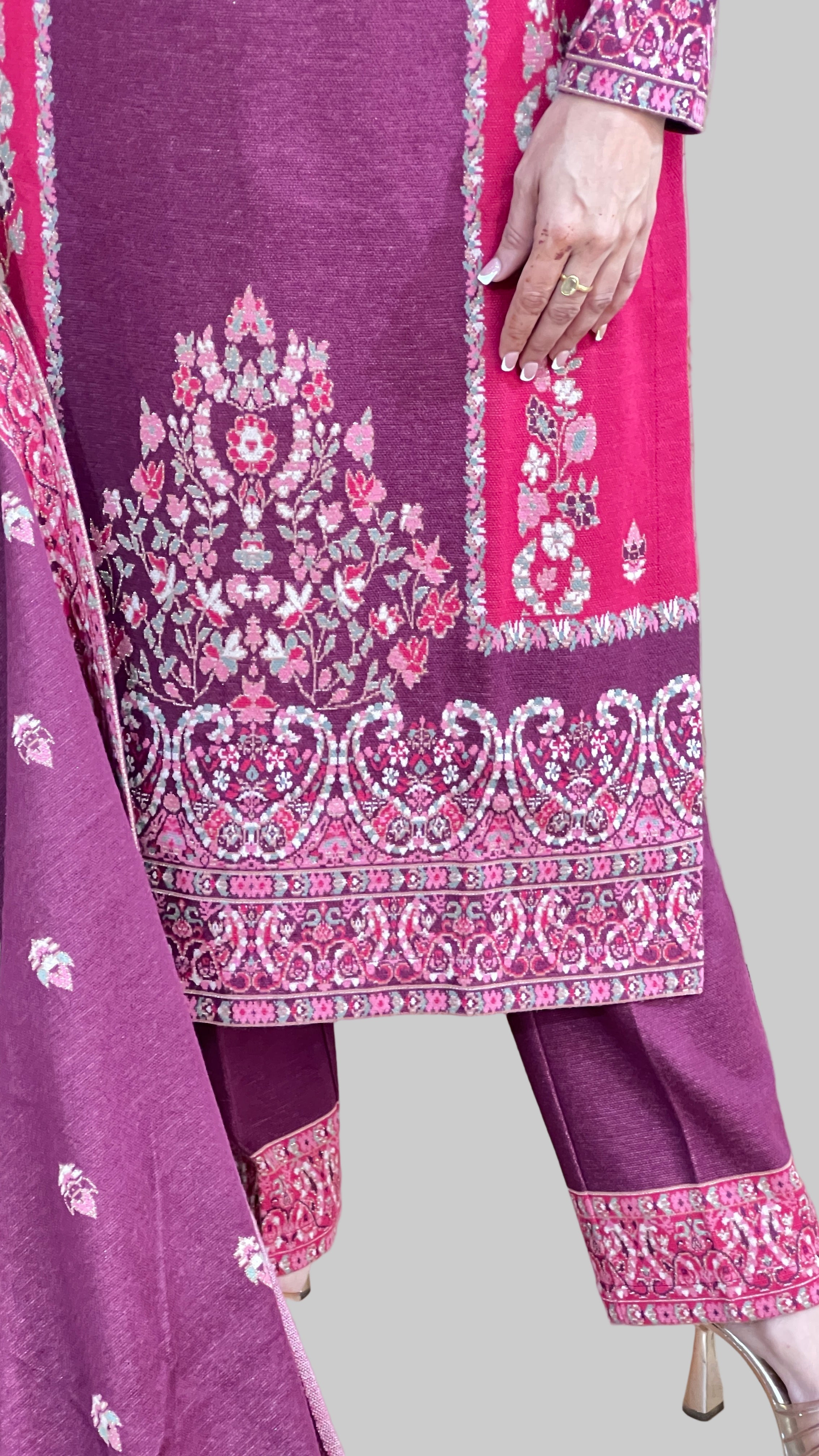 Premium knitted wool suit (251301)