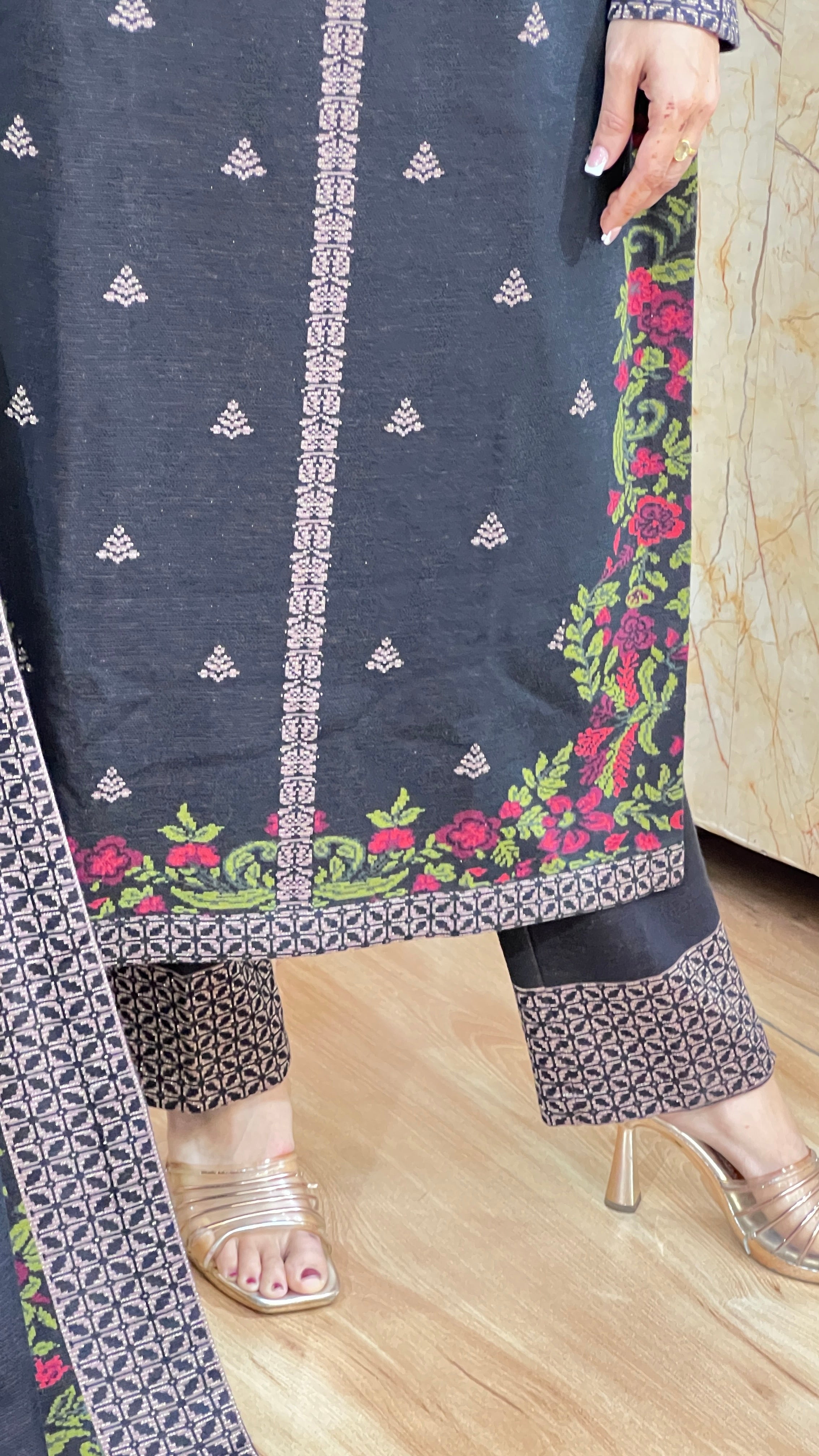 Premium knitted woolen suit