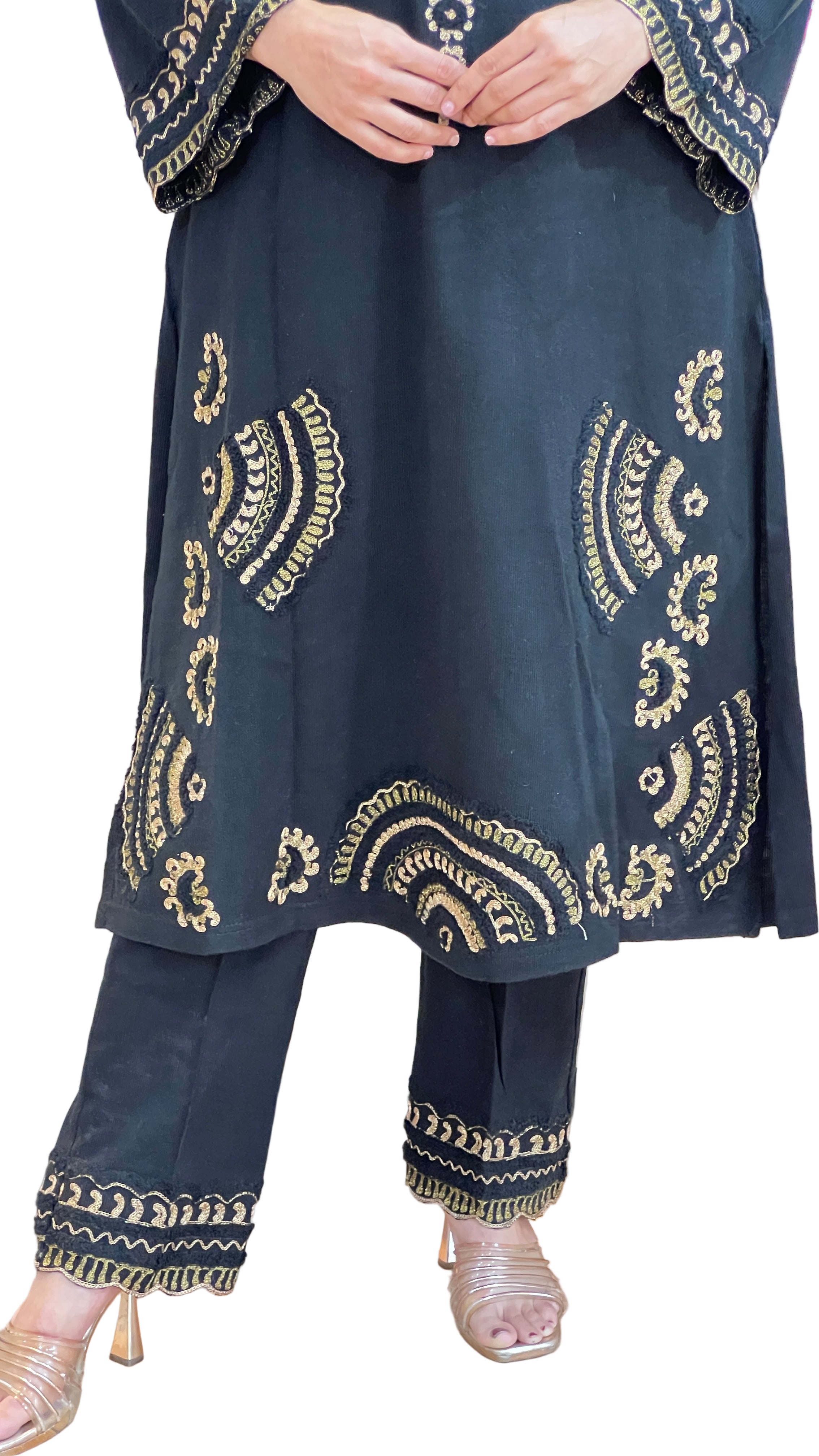 Premium daffodil embroidered 2 piece set