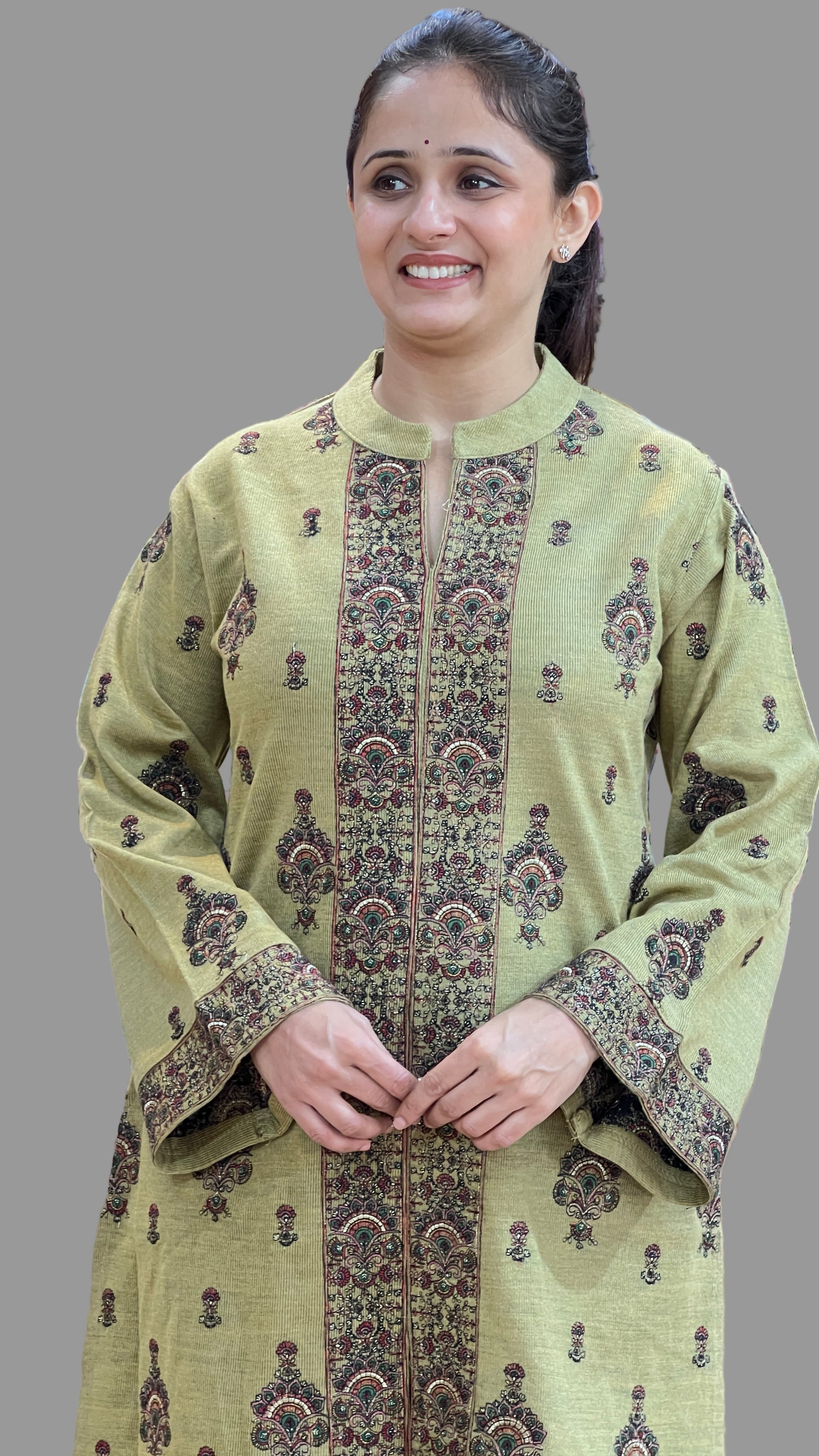 Premium daffodil embroidered 2 piece set