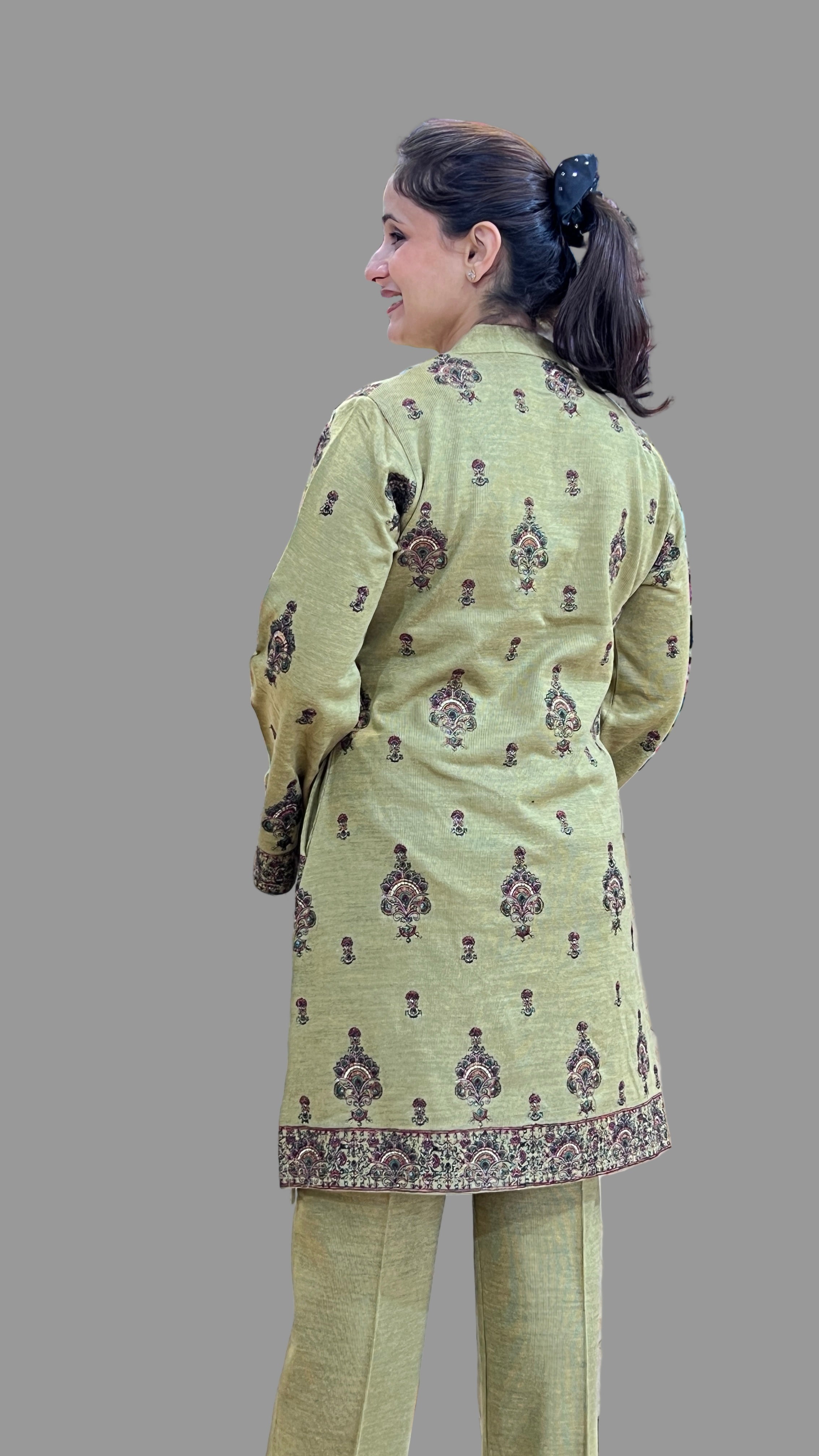 Premium daffodil embroidered 2 piece set