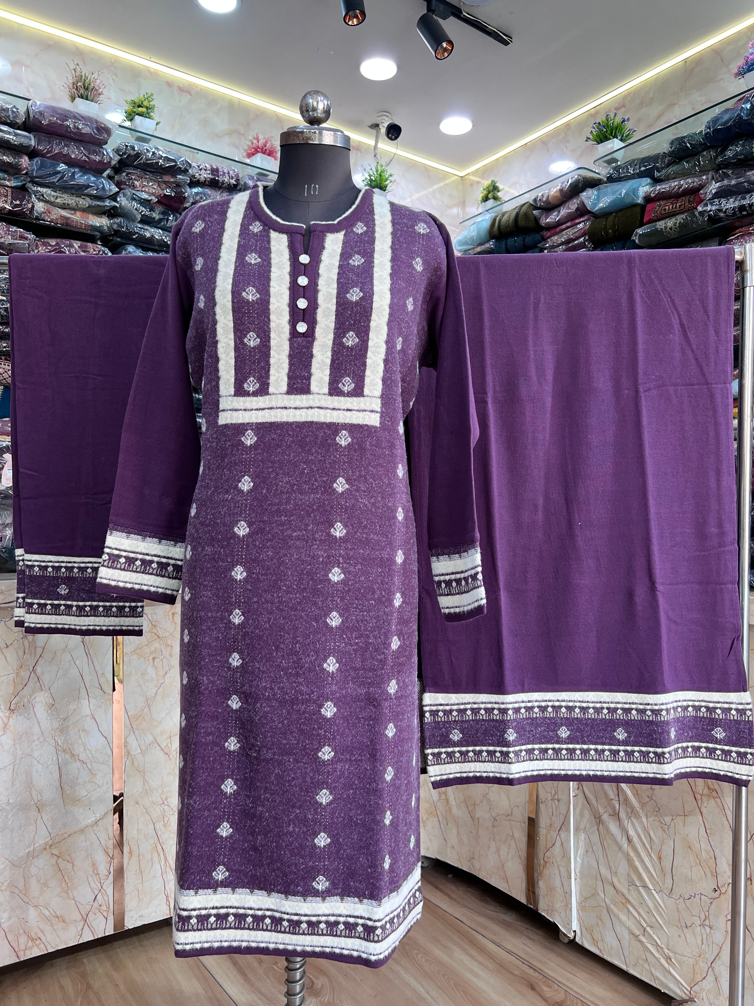 Knitted wool plus size suit (miss 367)