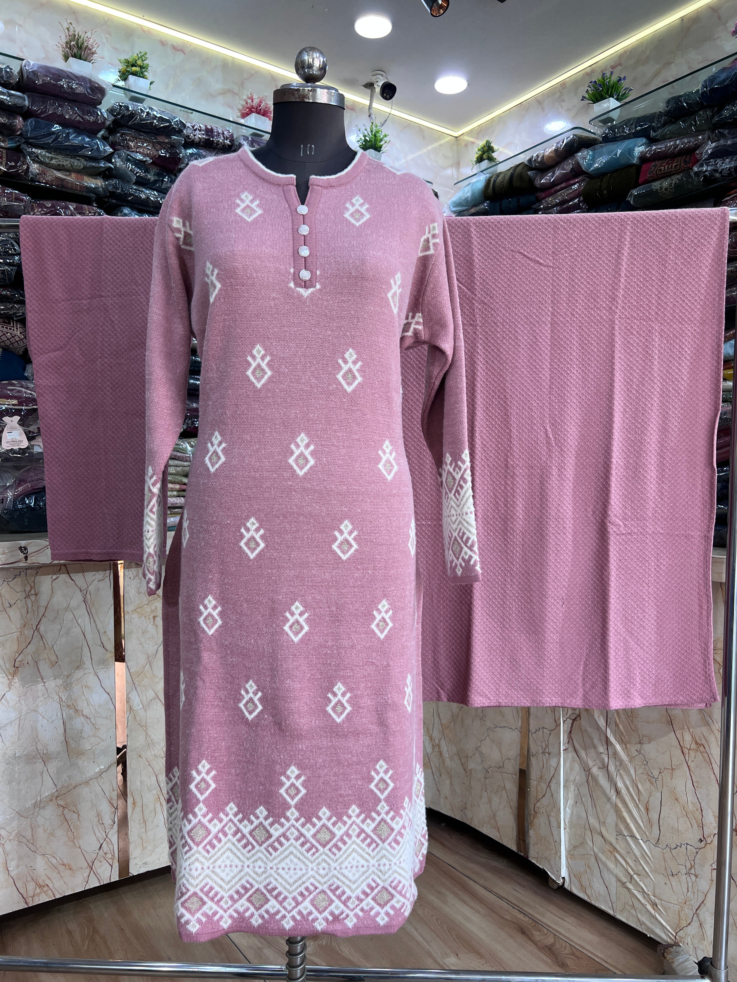 Knitted wool plus size suit (miss 167)