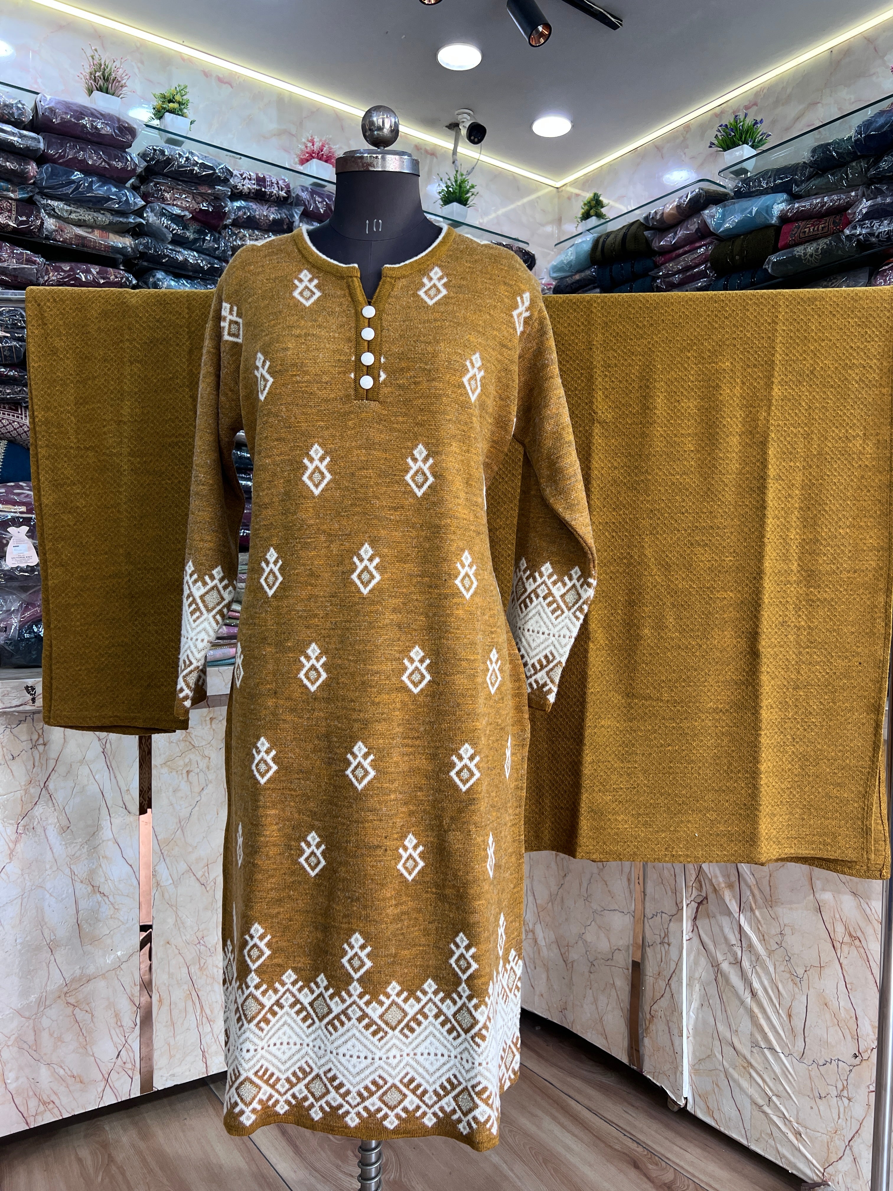 Knitted wool plus size suit (miss 167)