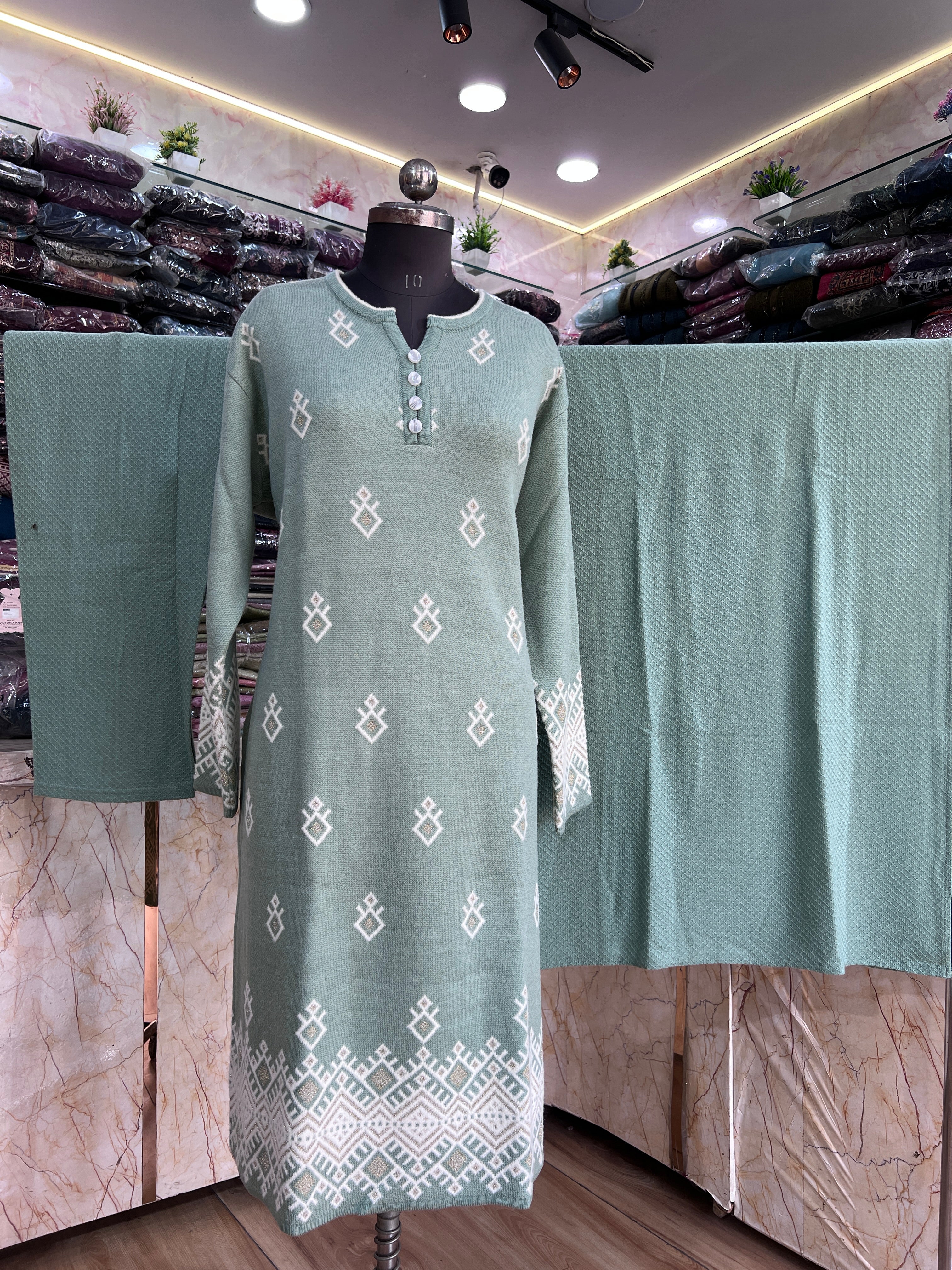 Knitted wool plus size suit (miss 167)