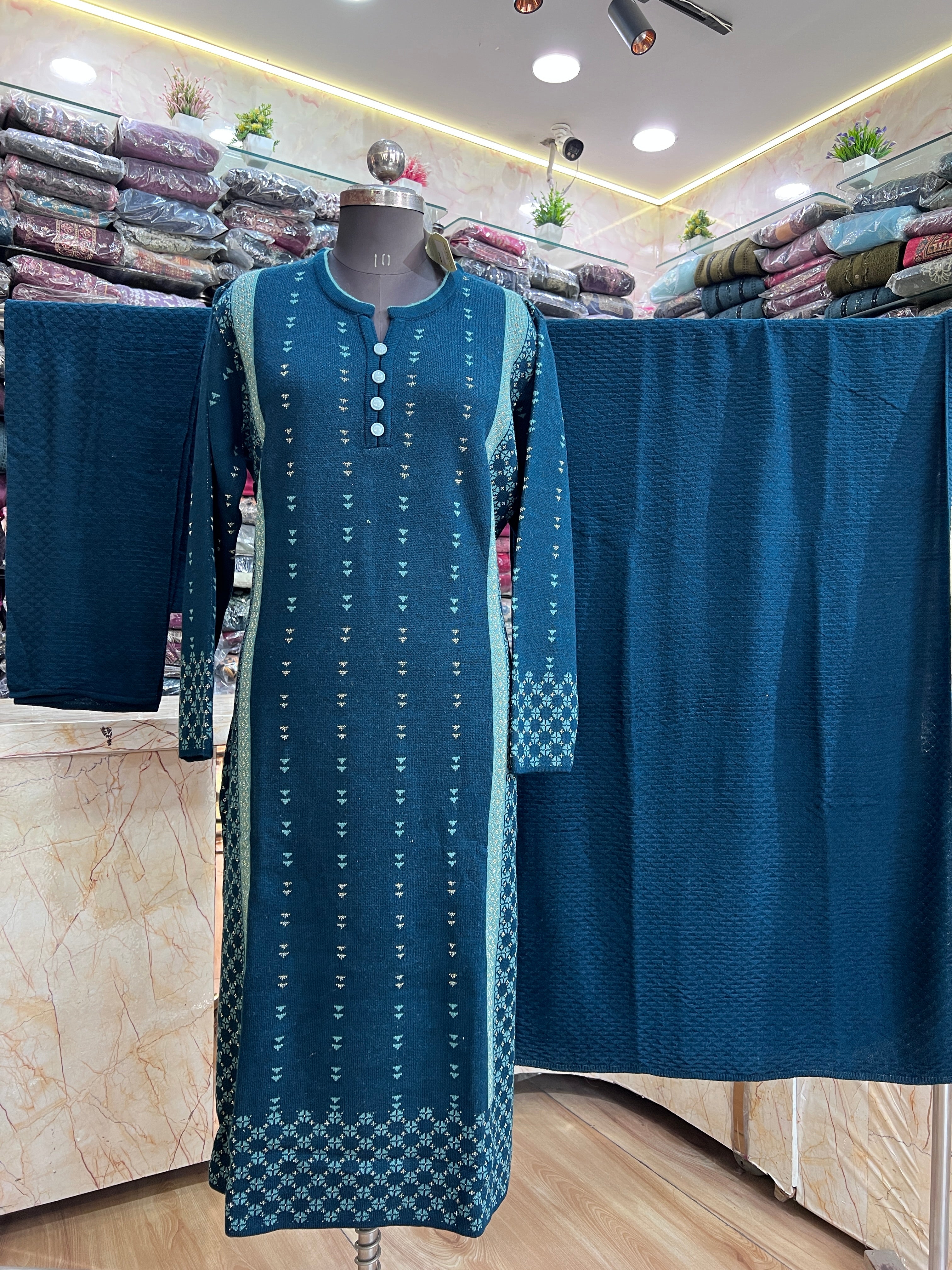 Knitted wool plus size suit (miss 11167)